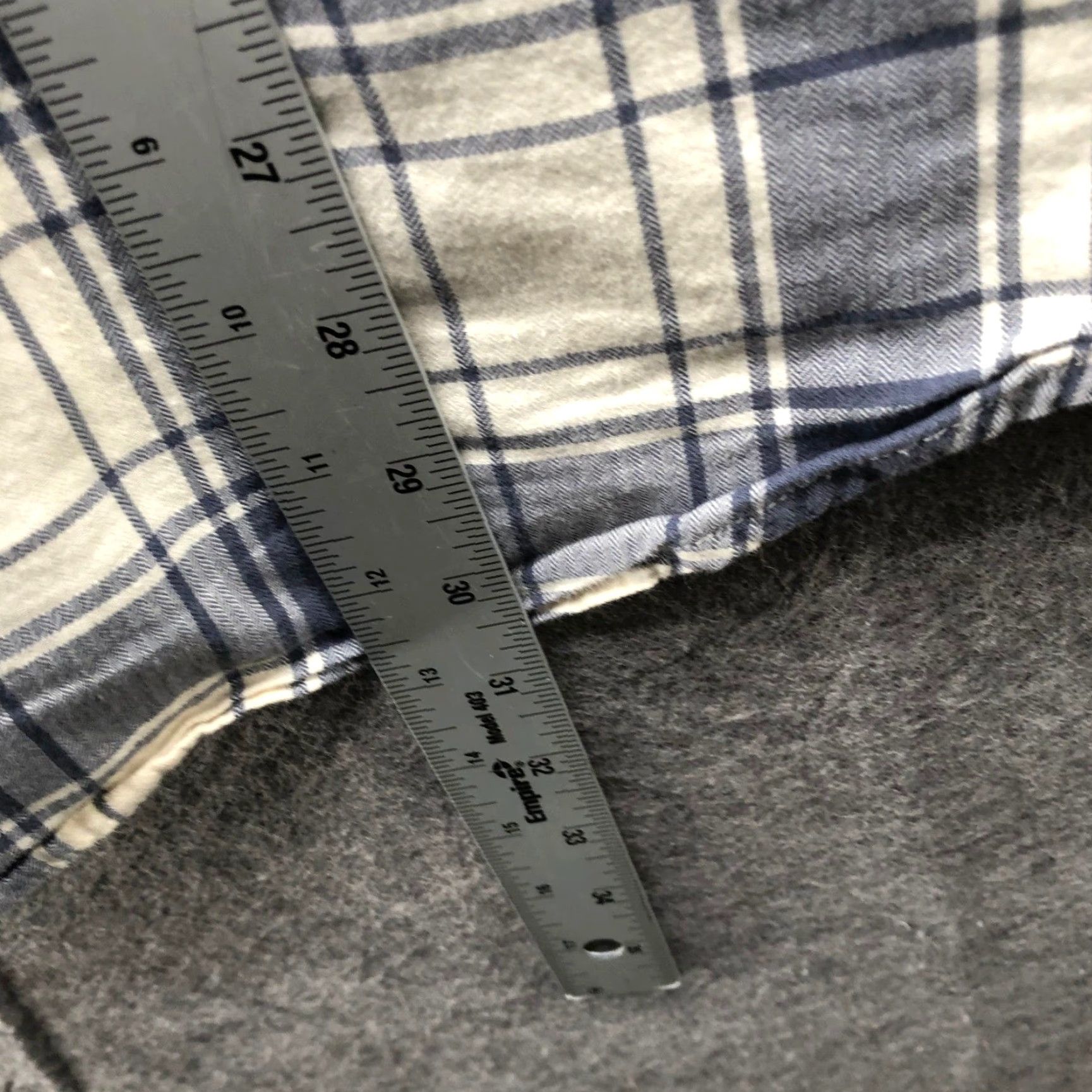 Vintage L.L. Bean Shirt Men Large Lightweight Flannel Blue White Plaid Button-Down Collar Regular Fit Pocketed All Seasons Casual Travel Workwear Size US L / EU 52-54 / 3 - 7 Thumbnail