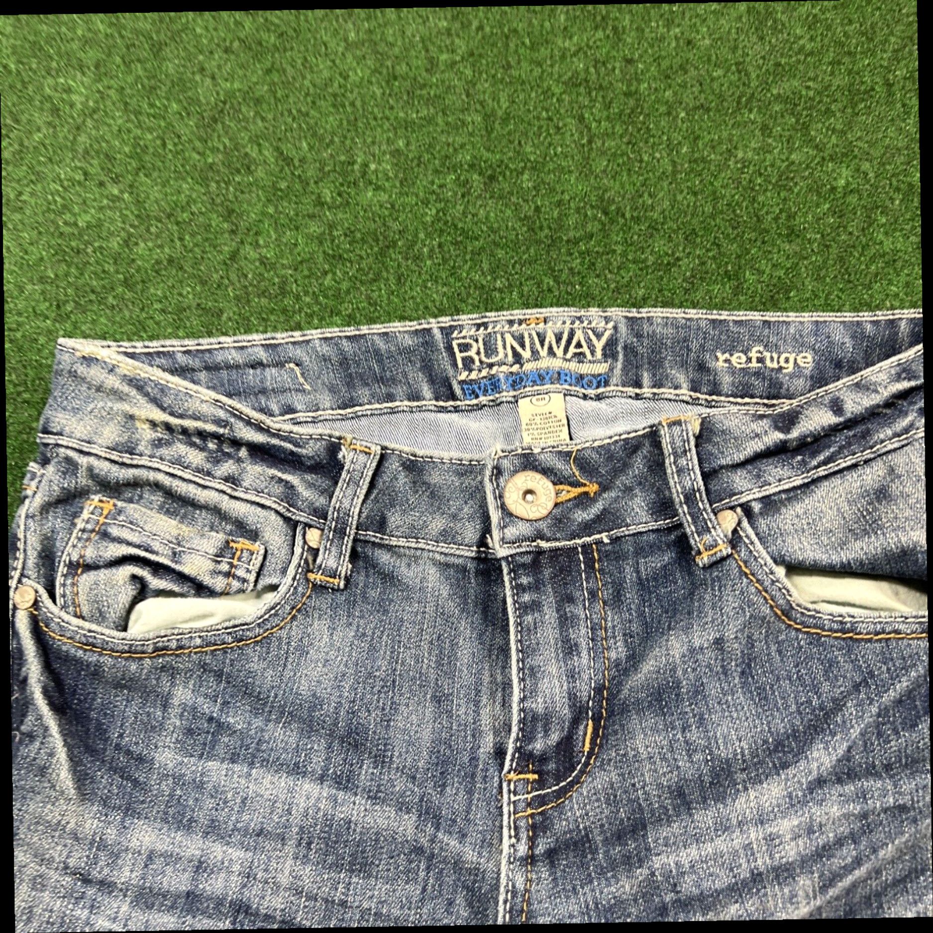 Vintage Women's REFUGE Runway Size 8R Everyday Boot Cut Jeans Stretch Distressed Size 30" / US 8 / IT 44 - 6 Thumbnail