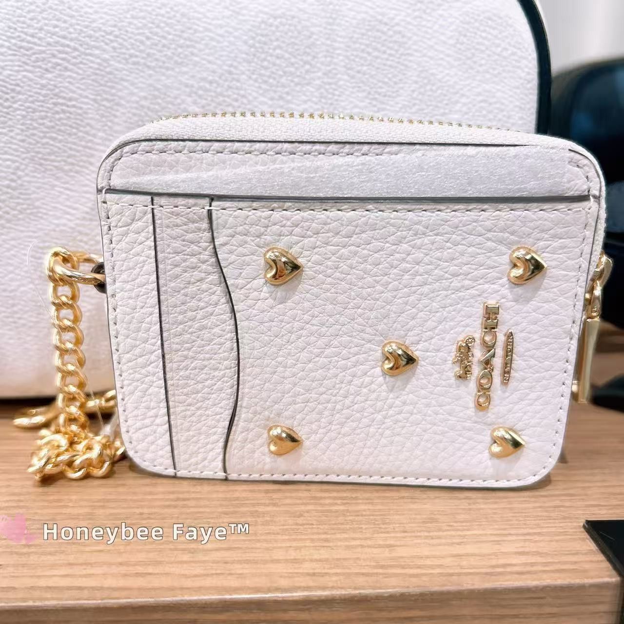 Coach Zip Card Case With Heart Rivets CDG82 Size ONE SIZE - 2 Thumbnail