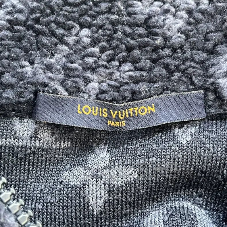 Louis Vuitton Louis Vuitton Blue full print teddy jacket Size US XL / EU 56 / 4 - 6 Thumbnail