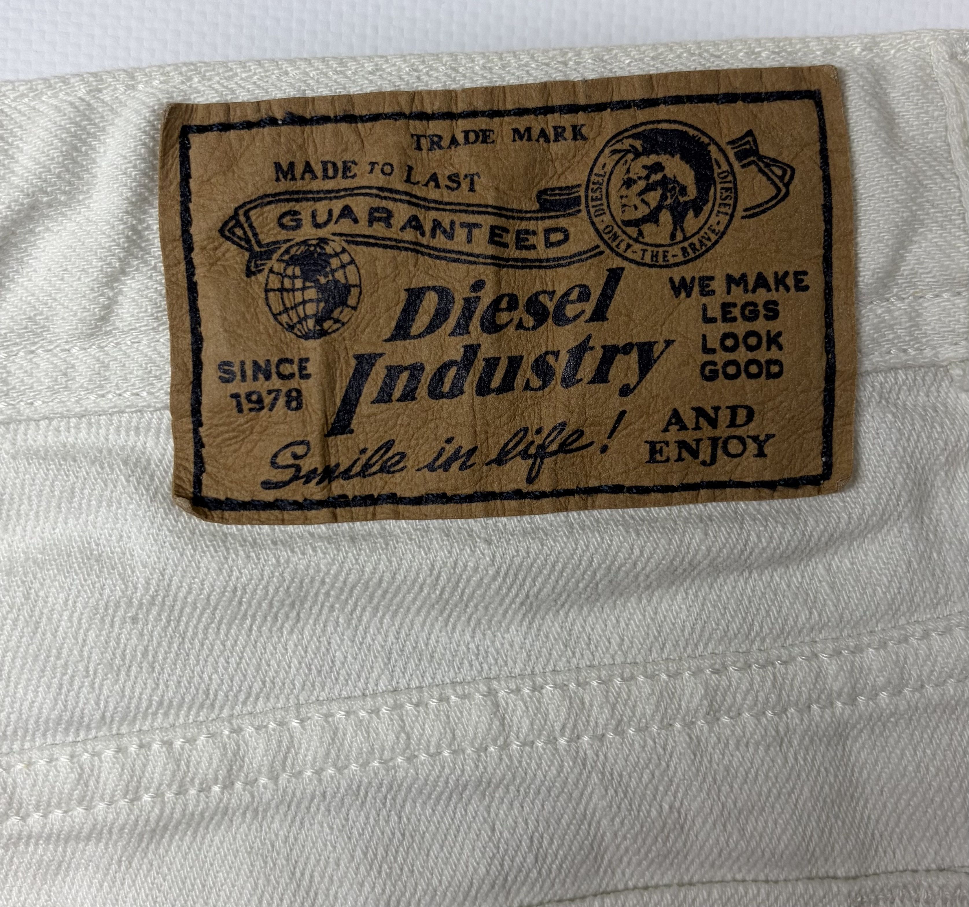 Diesel Diesel Vintage Mini Shorts Size 32" / US 10 / IT 46 - 10 Thumbnail