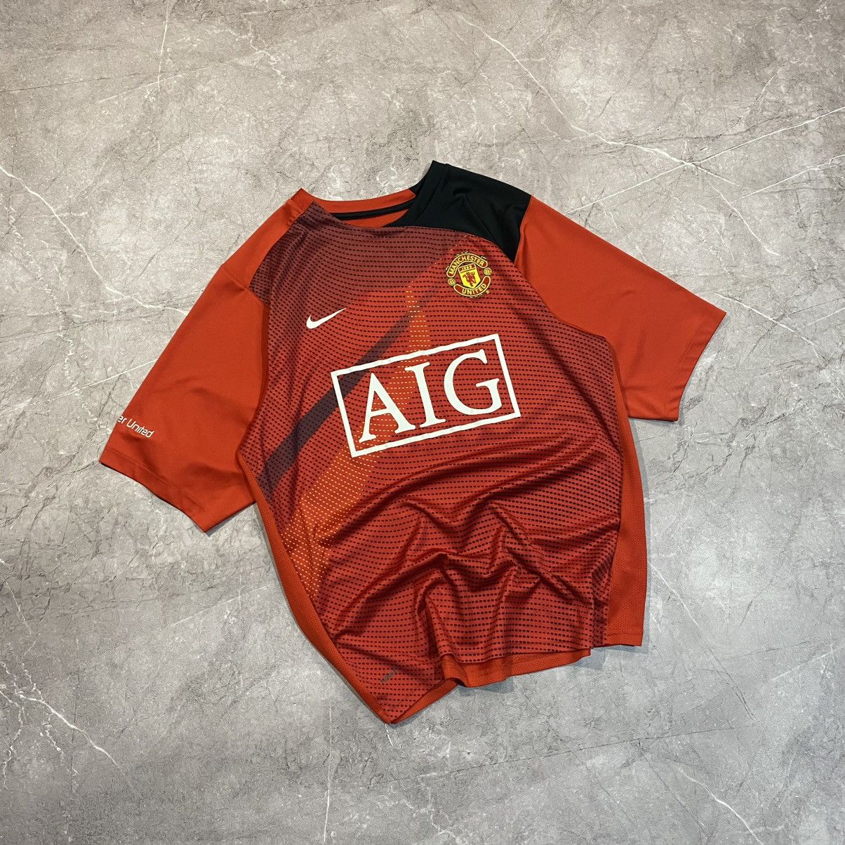Vintage VINTAGE NIKE MANCHESTER UNITED TEE AIG SOCCER JERSEY 00s Size US S / EU 44-46 / 1 - 1 Thumbnail