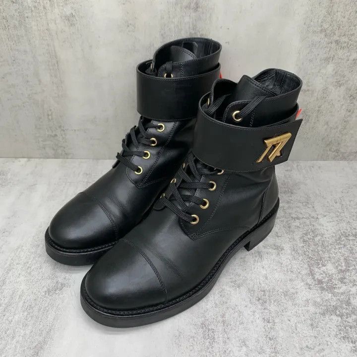 Louis Vuitton Louis Vuitton Black Lace-up Short Boots 0079 Size US 6 / IT 36 - 1 Thumbnail