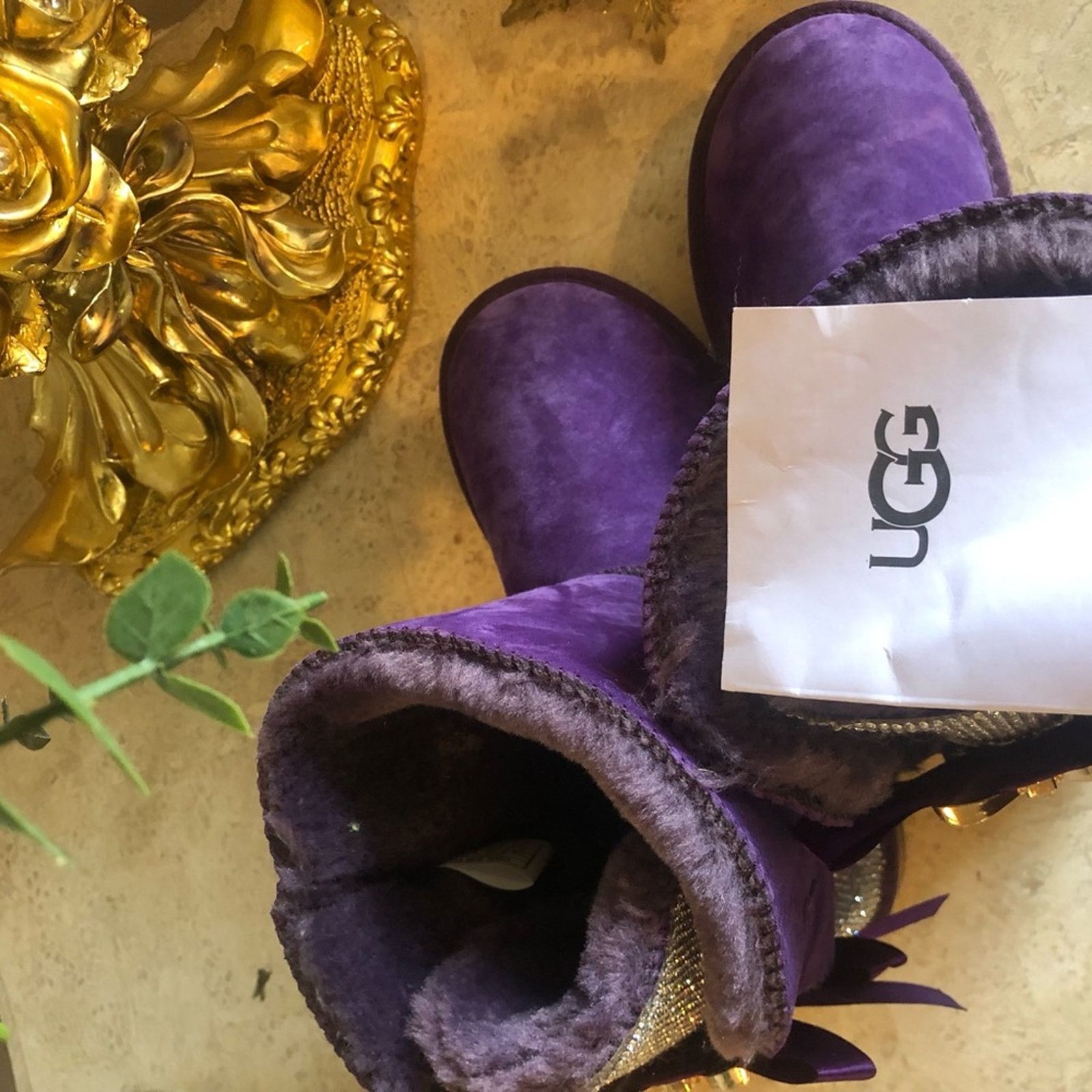 Ugg Ugg it’s With Bows And Rhinestones size9 Size US 9 / IT 39 - 9 Thumbnail