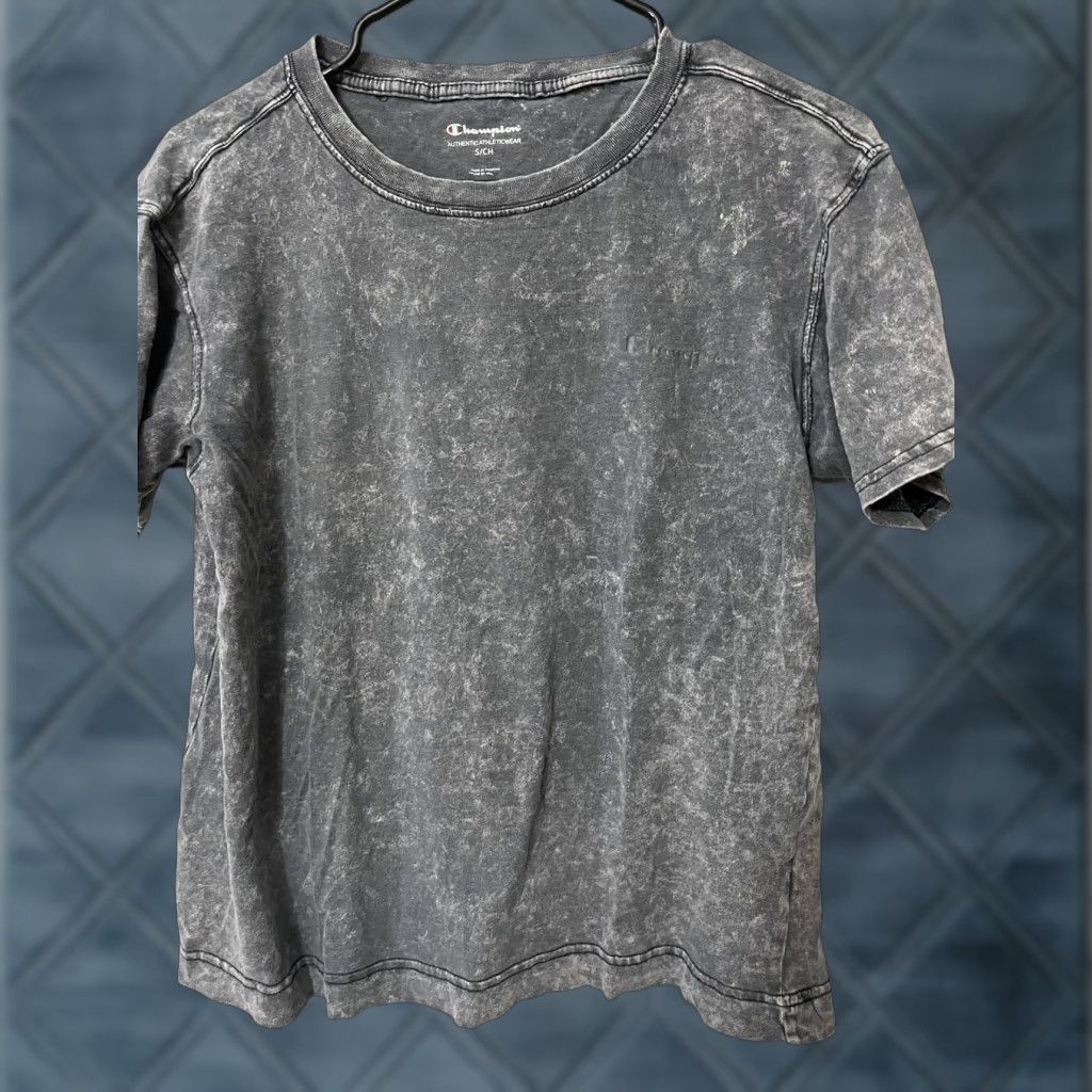 Champion Champion T-Shirt Women's Small Gray Wash Out Short Sleeve Crew Neck 100% Cotton Regular Size S Womens Size 28" / US 6 / IT 42 - 1 Thumbnail