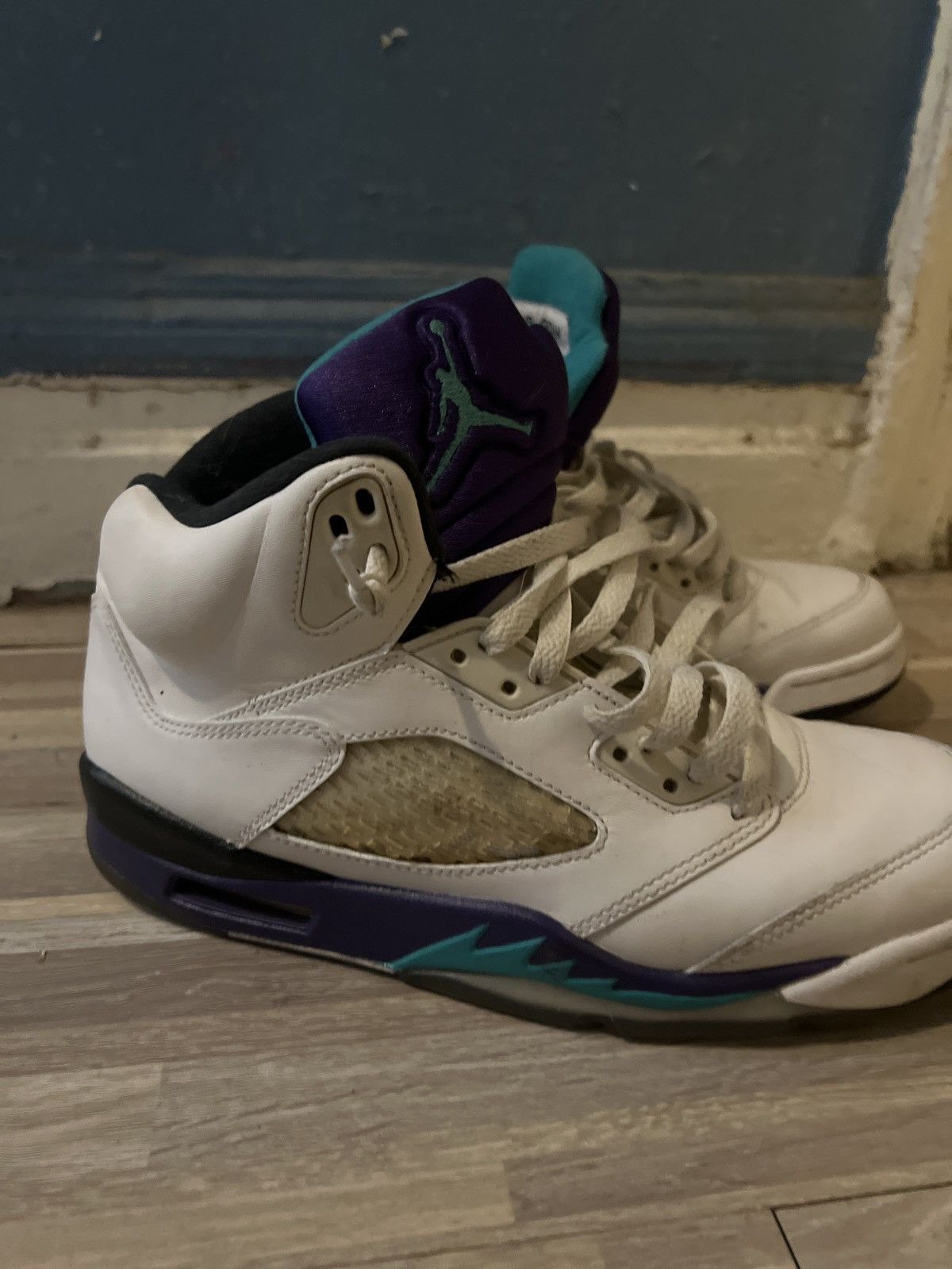 Nike NIKE AIR JORDAN V 5 RETRO GRAPE WHITE 136027-108 Men’s 8.5 Size US 8.5 / EU 41-42 - 8 Thumbnail
