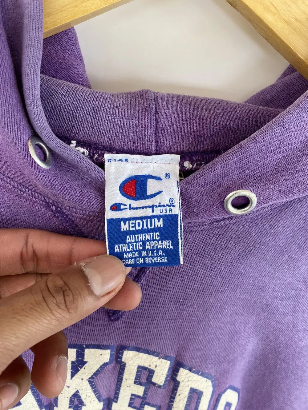 Champion Vtg Champion Lakers Faded Hoodie Pullover Size US L / EU 52-54 / 3 - 8 Thumbnail