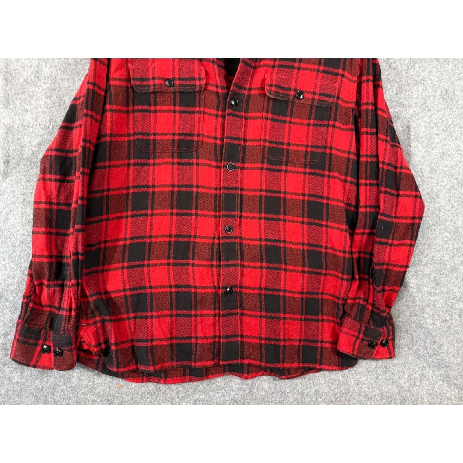Banana Republic VINTAGE Banana Republic Shirt Mens L Red Black Plaid Flannel Button-Up Long Sleeve — Outdoor Pockets, Casual, Travel, 47 Chest, Regular Fit Size US L / EU 52-54 / 3 - 4 Thumbnail