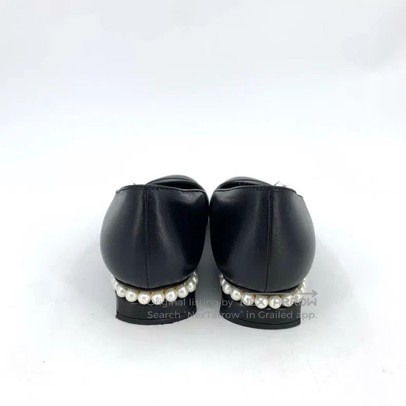 Chanel Chanel Black round toe leather pearl thick-heeled shoes Size US 5.5 / IT 35.5 - 4 Thumbnail