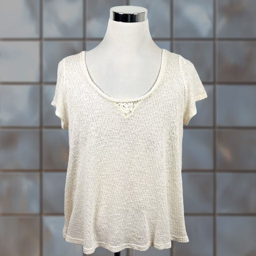 Torrid Torrid Shirt Ivory Cotton Blend Floral Doily Knit Top Short Sleeve USA Made Size XS / US 0-2 / IT 36-38 - 1 Thumbnail