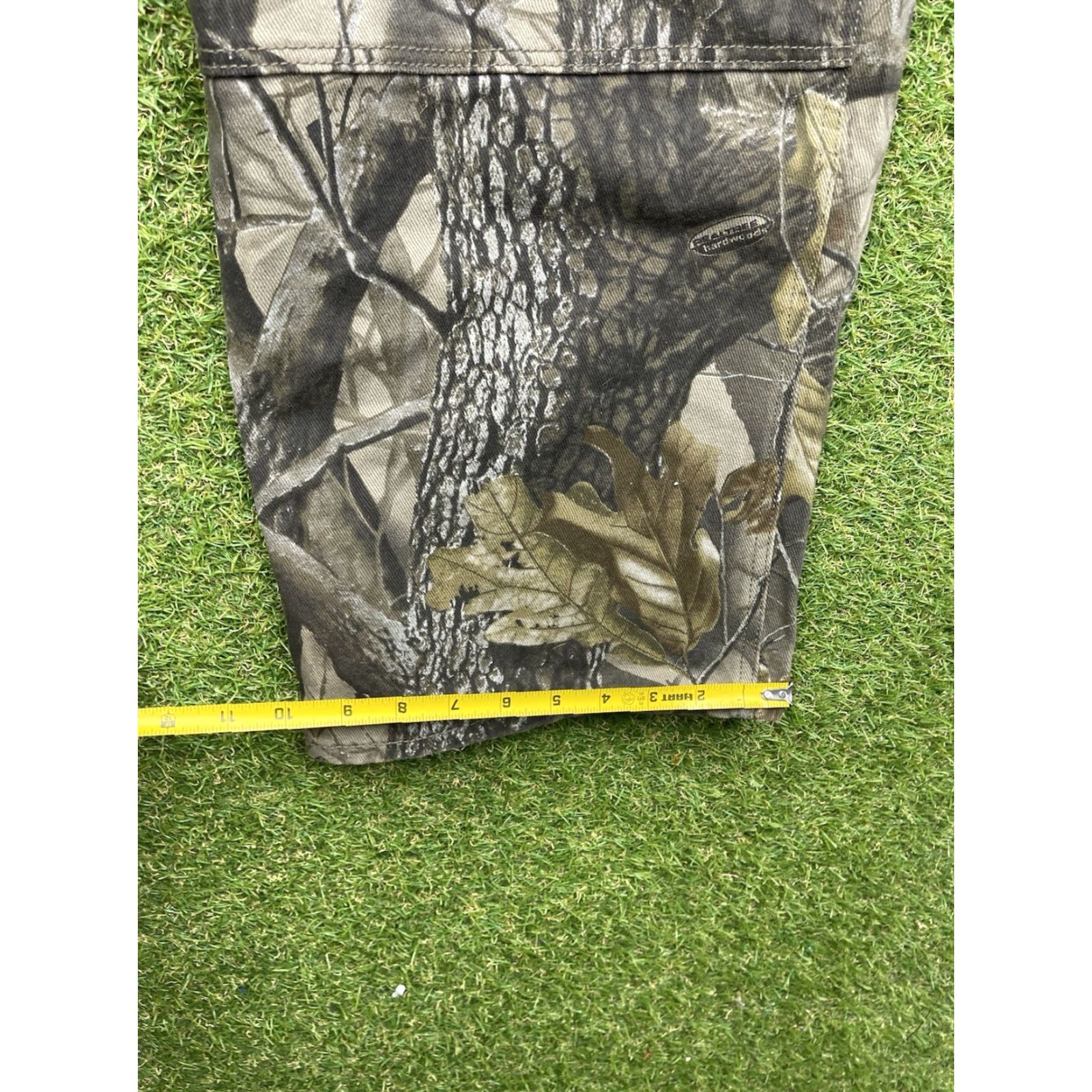 Wrangler VINTAGE Wrangler Realtree Camo Pants Mens 44x32 Carpenter Regular Camouflage Five-Pocket Denim 90s Outdoors USA Wrangler Realtree Hardwoods Mens Size US 44 / EU 60 - 4 Thumbnail