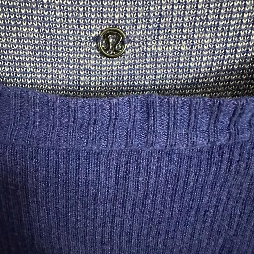 Lululemon Lululemon Chai Time II Reversible Knit Sweater Blue 8 Size M / US 6-8 / IT 42-44 - 9 Thumbnail
