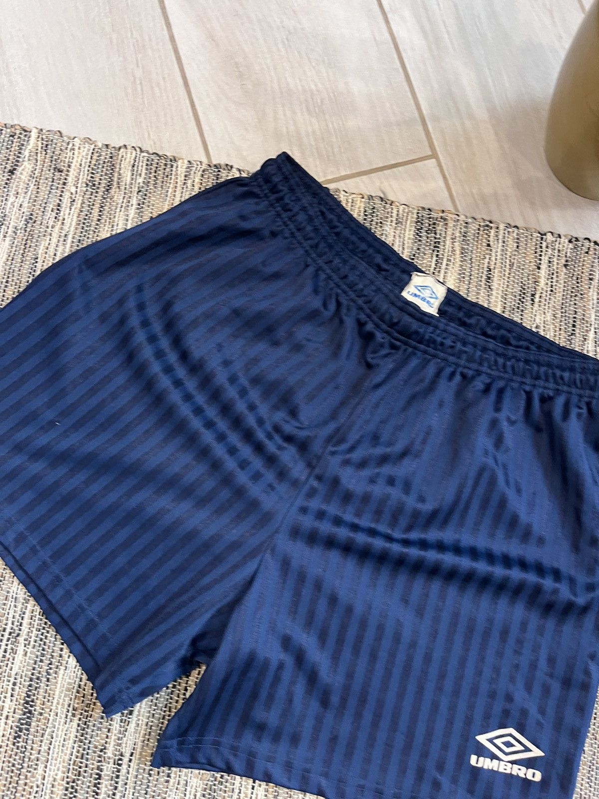 Umbro × Vintage Vintage Umbro Shorts Navy Football minimalistic nylon Size US 38 / EU 54 - 4 Thumbnail