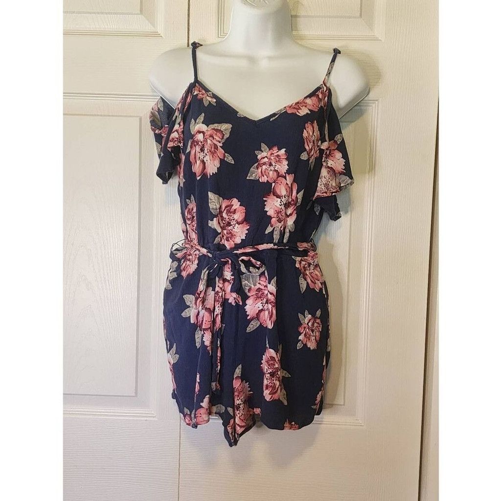 Other Charlotte Russe Floral Romper Size 28" / US 6 / IT 42 - 3 Thumbnail