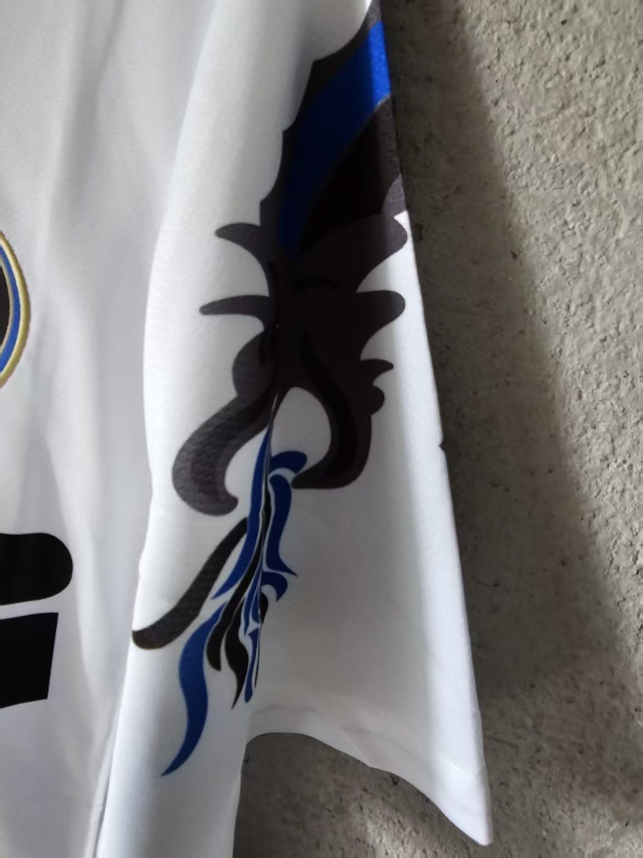 Other 2010 2011 Inter Milan Jersey White Size US XL / EU 56 / 4 - 4 Thumbnail