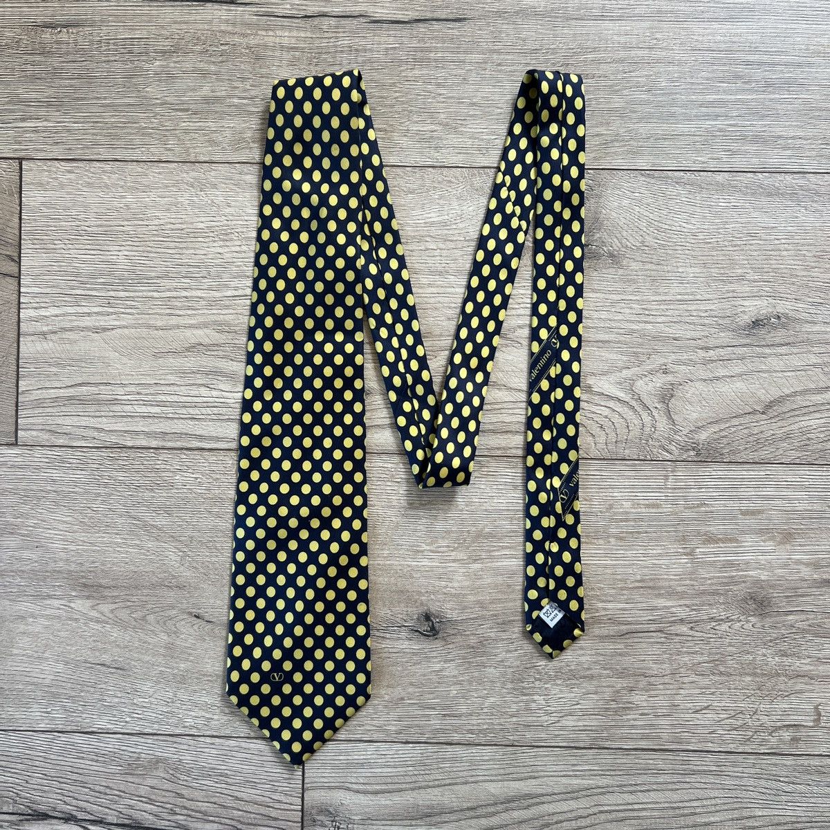 Valentino Valentino Silk Tie 90s Monogram Cravatca Y2K Calssic Casual Size ONE SIZE - 1 Thumbnail