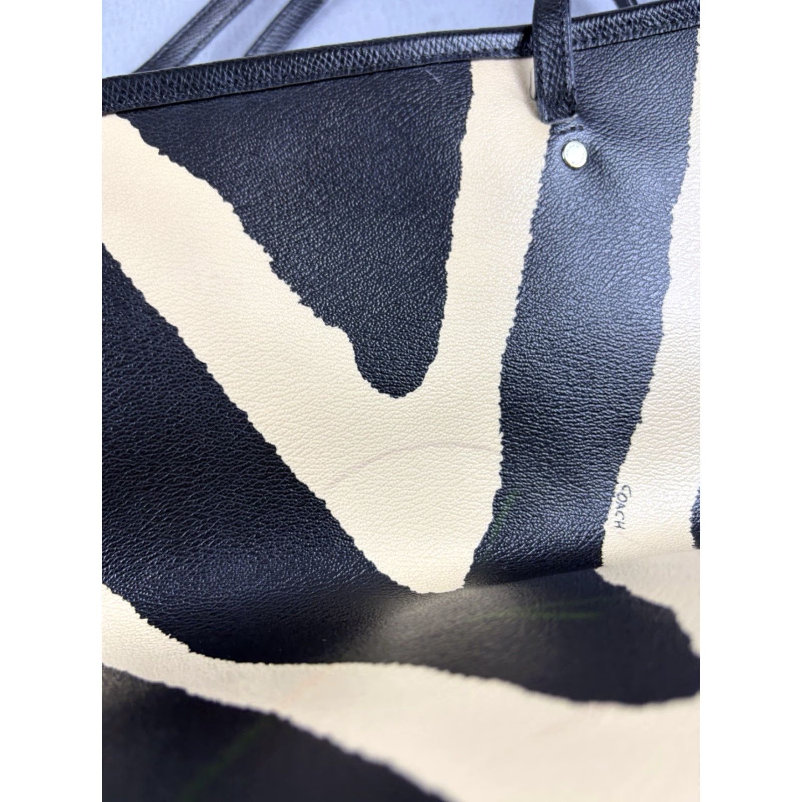 Coach Coach Tote Bag Purse Zebra Print White Leather Women’s Tote White Zebra Print Women’s Leather Coach Bag Holder? Size ONE SIZE - 6 Thumbnail