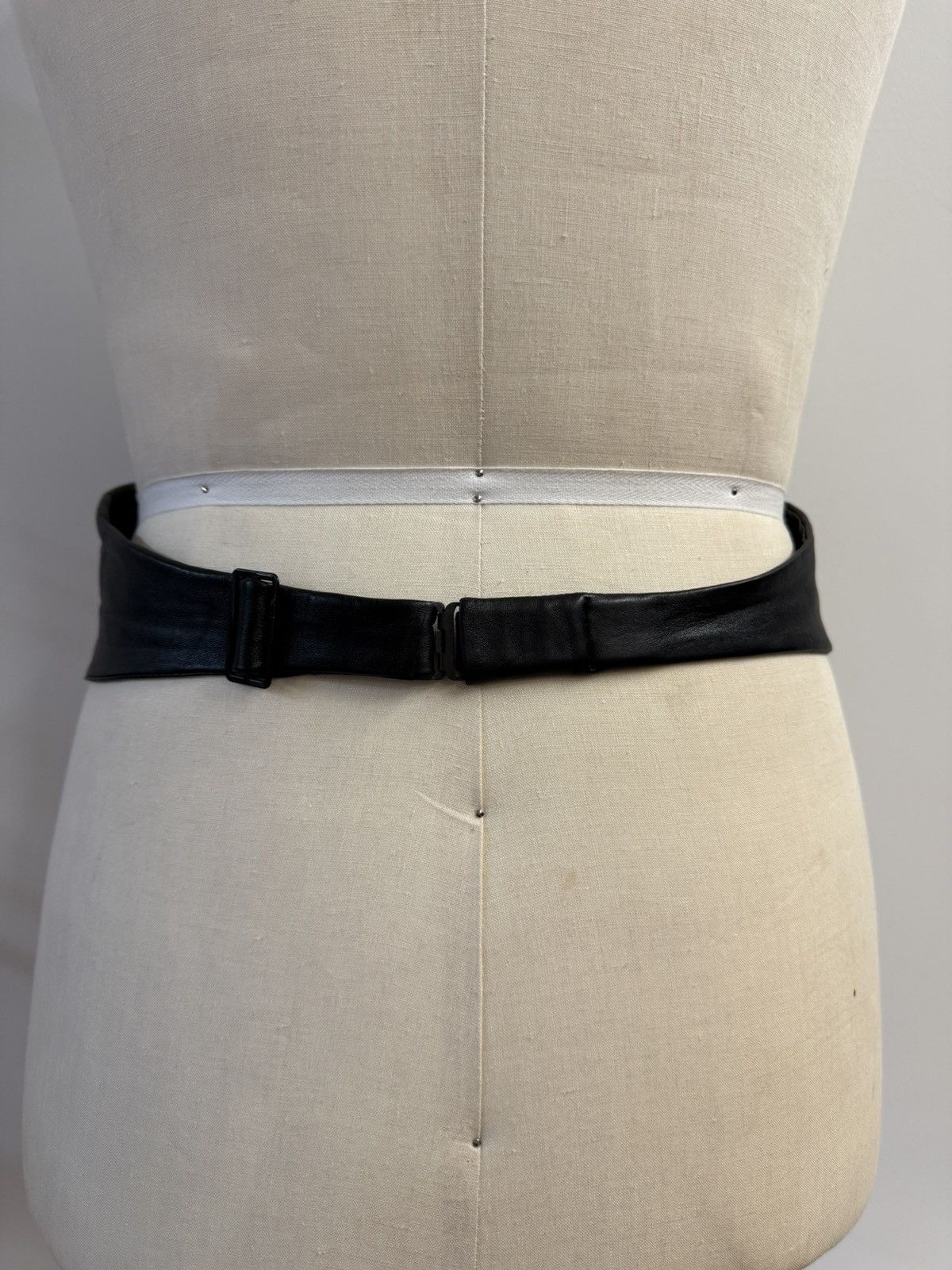 Saint Laurent Paris Saint Laurent Paris — Black Leather Wide Cummerbund Belt Size ONE SIZE - 3 Thumbnail