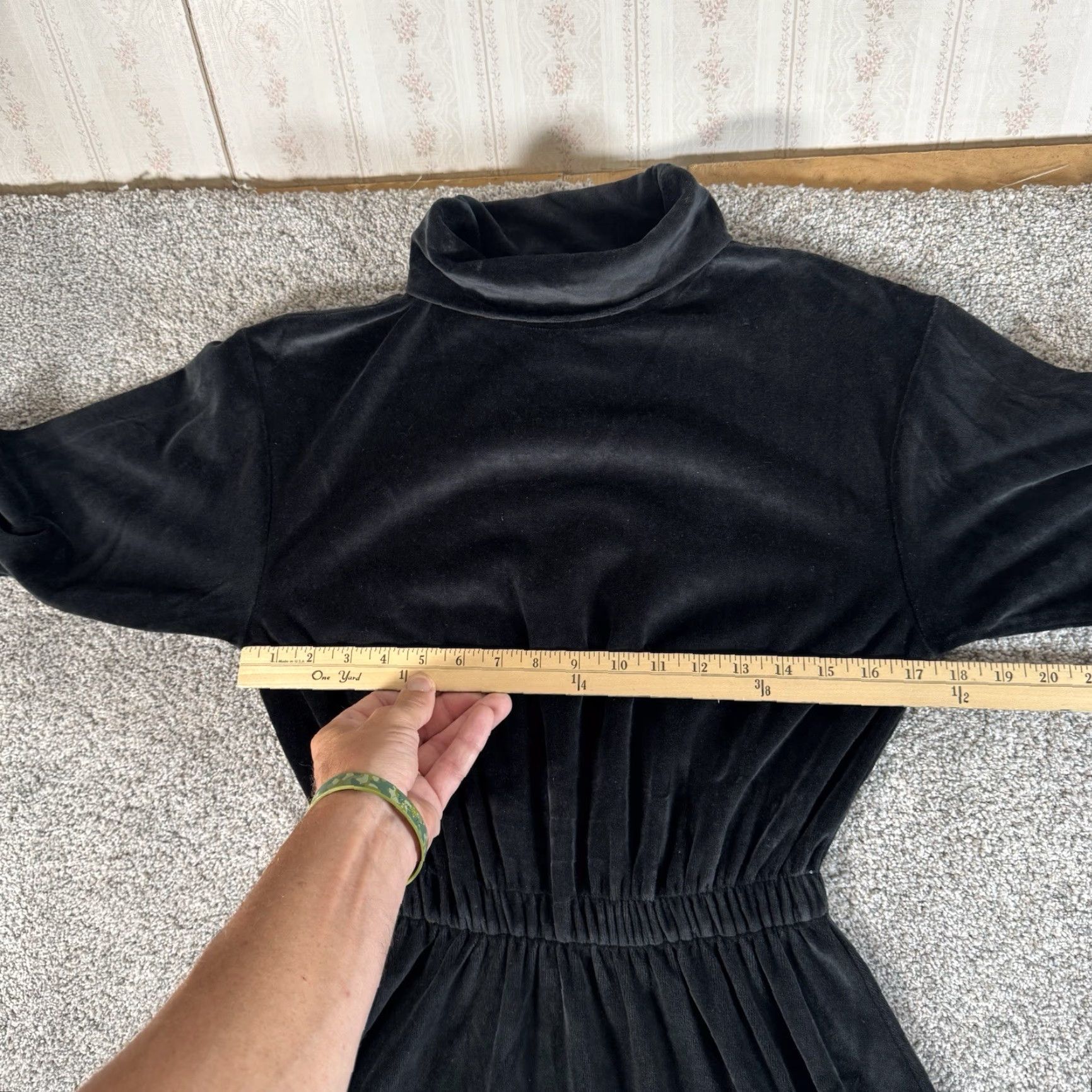 Velour VINTAGE FADS Velour Dress A-Line Midi Long Sleeve Turtleneck Black PS Petite Women 90s Goth Witchy Vamp Dark Romantic Dress Size S / US 4 / IT 40 - 3 Thumbnail