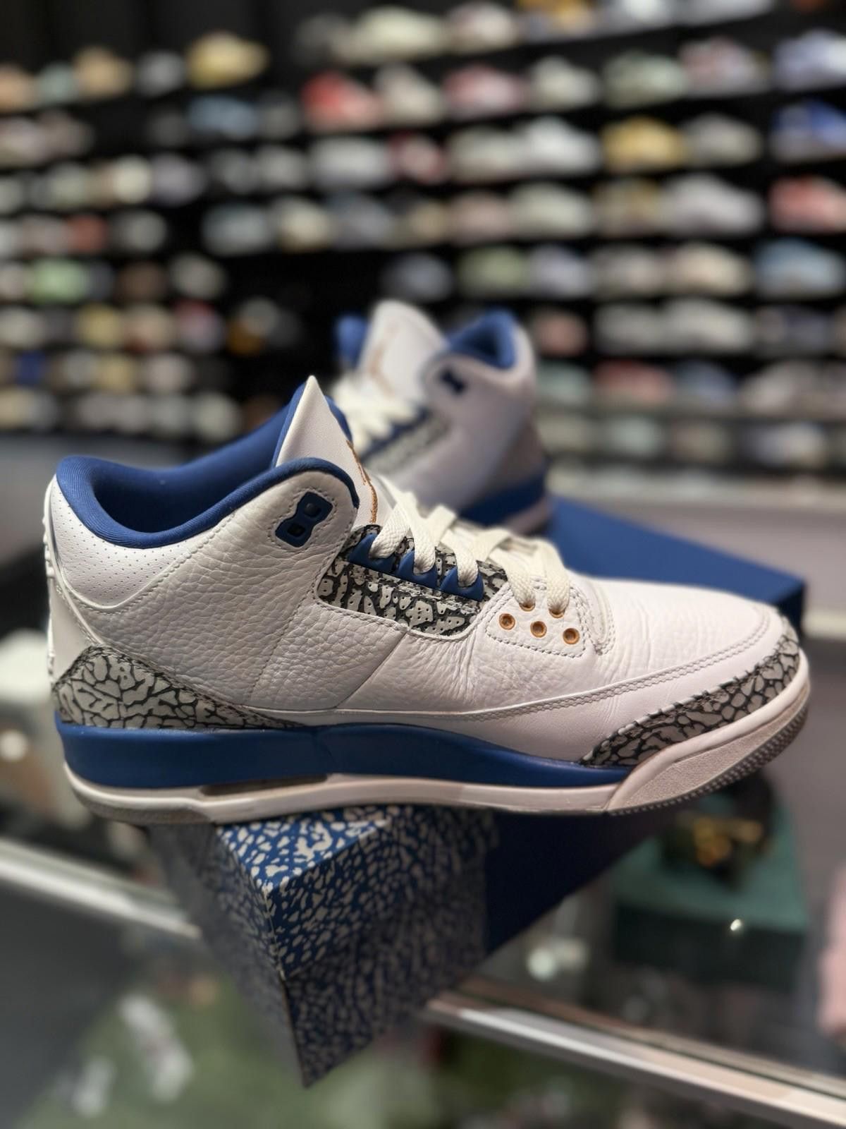 Jordan Brand Jordan 3 Retro Washington Wizards Size 9.5 Pre-Owned Blue Size US 9.5 / EU 42-43 - 12 Thumbnail