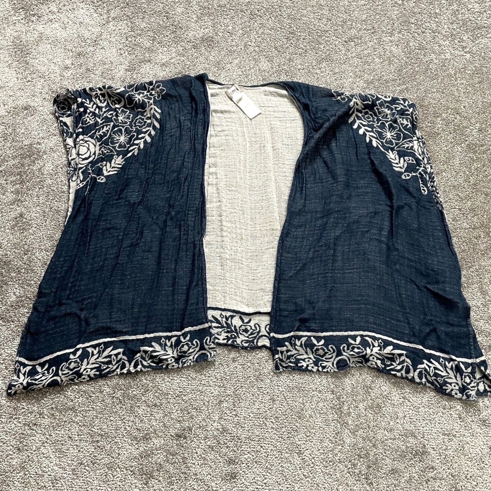 Vintage Chico's Womens Cape Shawl Sweater Floral Open Front One Size Navy Blue Lightweight Viscose Knit Modern Size ONE SIZE - 2 Thumbnail
