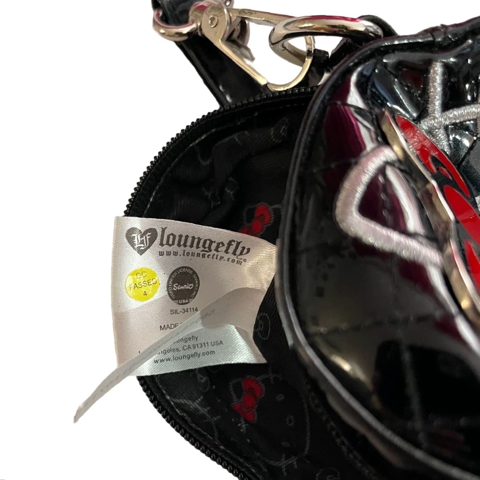 Vintage VINTAGE Loungefly Sanrio Hello Kitty Clutch Bag Quilted Bow Shape Handbag Purse 2011 Collection Womens Black Size ONE SIZE - 7 Thumbnail