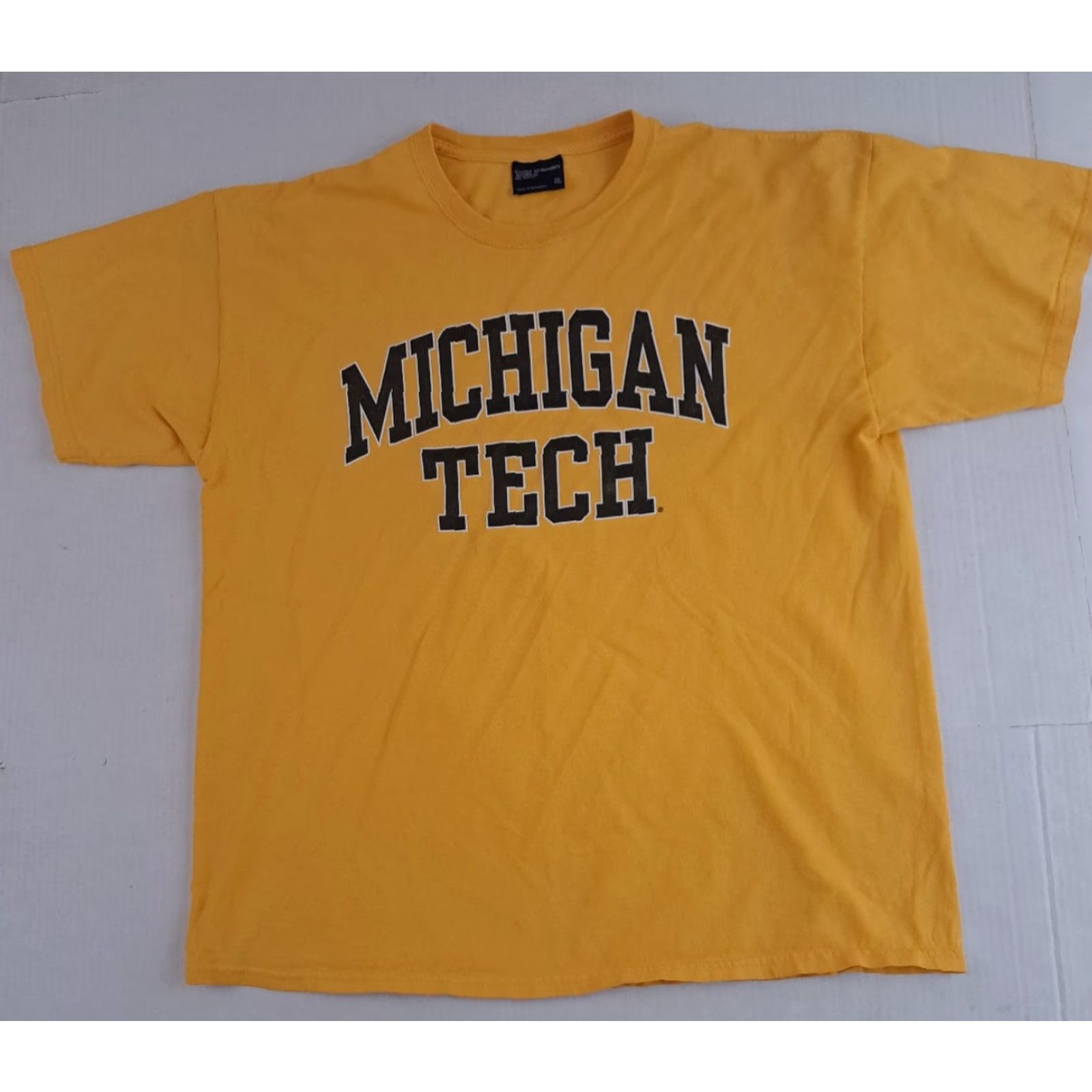 Vintage VINTAGE MV Sport Printed T-Shirt XL Unisex Adults University Yellow 1990s Crew Neck Short Sleeve Cotton Canvas M? Size US XL / EU 56 / 4 - 3 Thumbnail