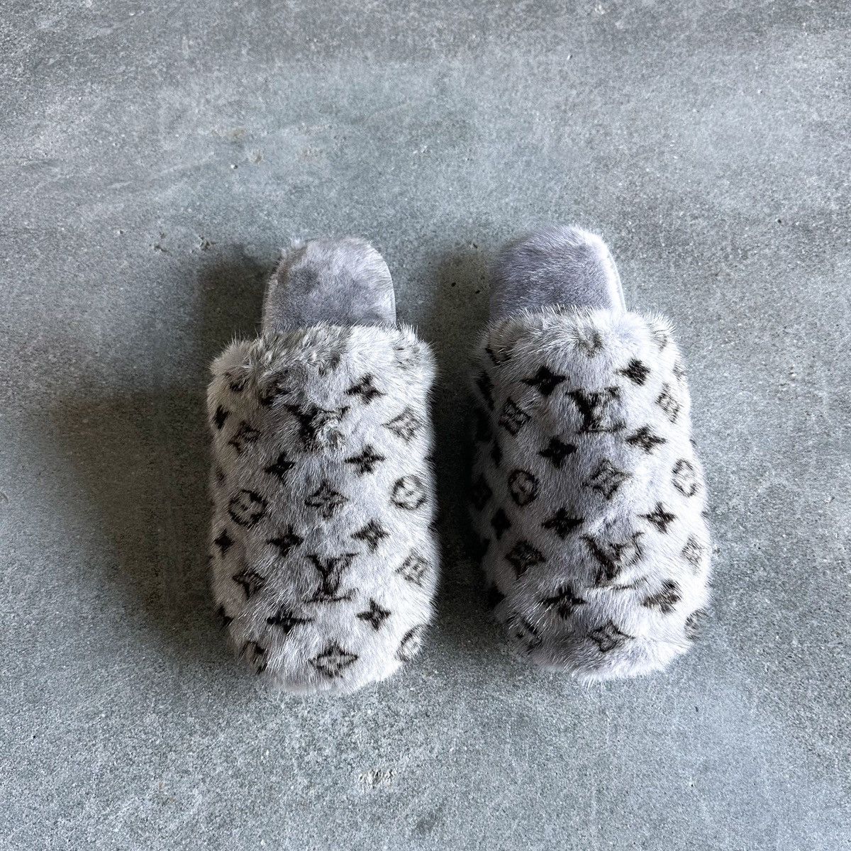 JAPAN EXCLUSIVE MINK FUR CLOG SLIPPERS