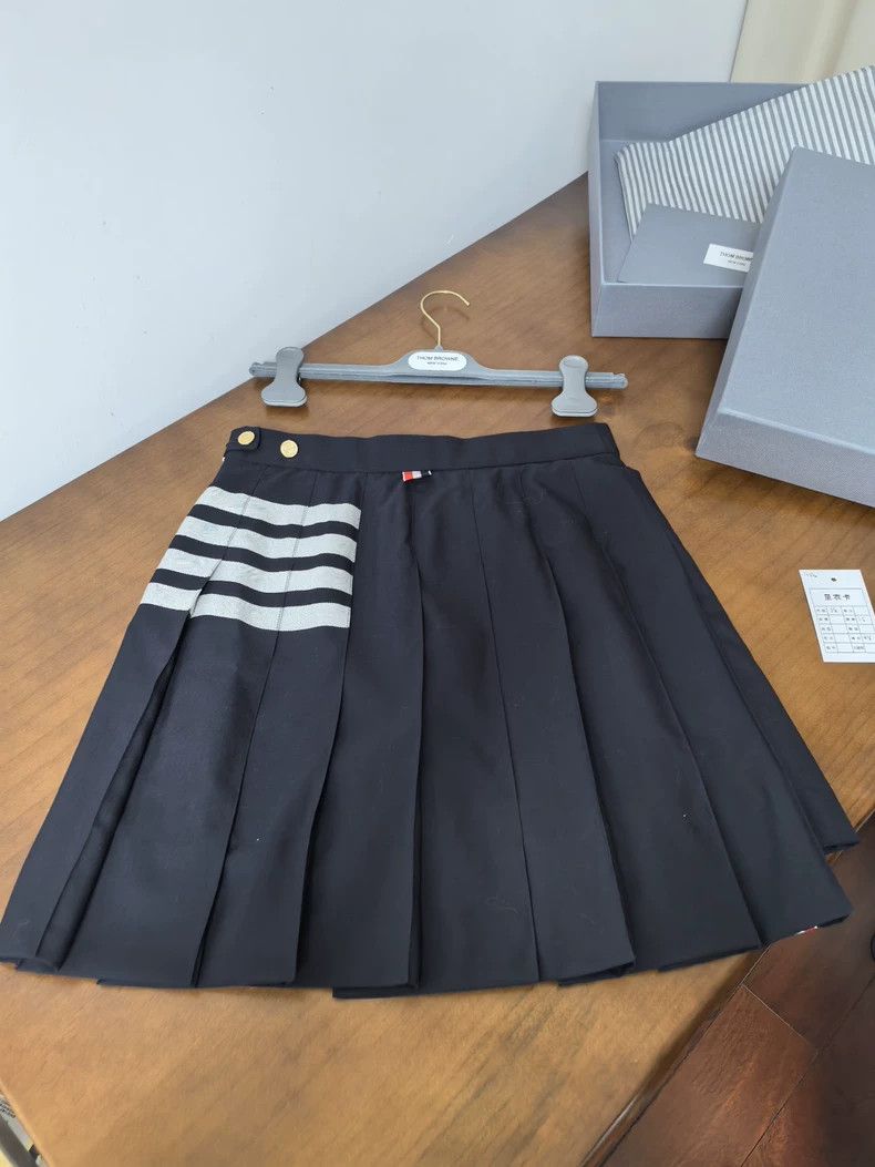 Thom Browne Thom Browne A wool pleated skirt Size 37" - 5 Thumbnail