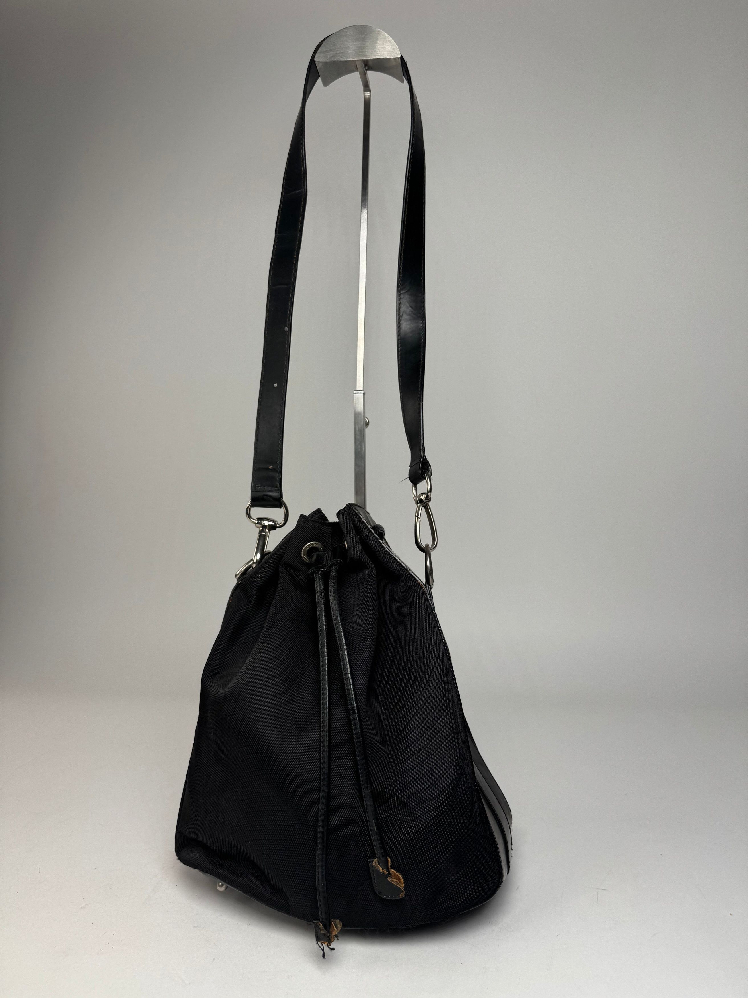 Gucci Vintage Leather Shoulder Bucket Bag Black Size ONE SIZE - 1 Thumbnail