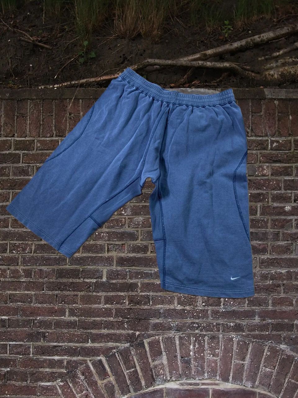 Nike × Vintage 90's NIKE SWOOSH LOGO Y2K RARE RETRO SHORTS Size US 34 / EU 50 - 1 Thumbnail