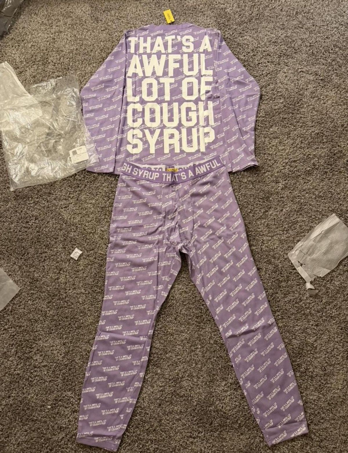 Other Thats a awful lot of cough syrup thermal set Size US L / EU 52-54 / 3 - 1 Preview