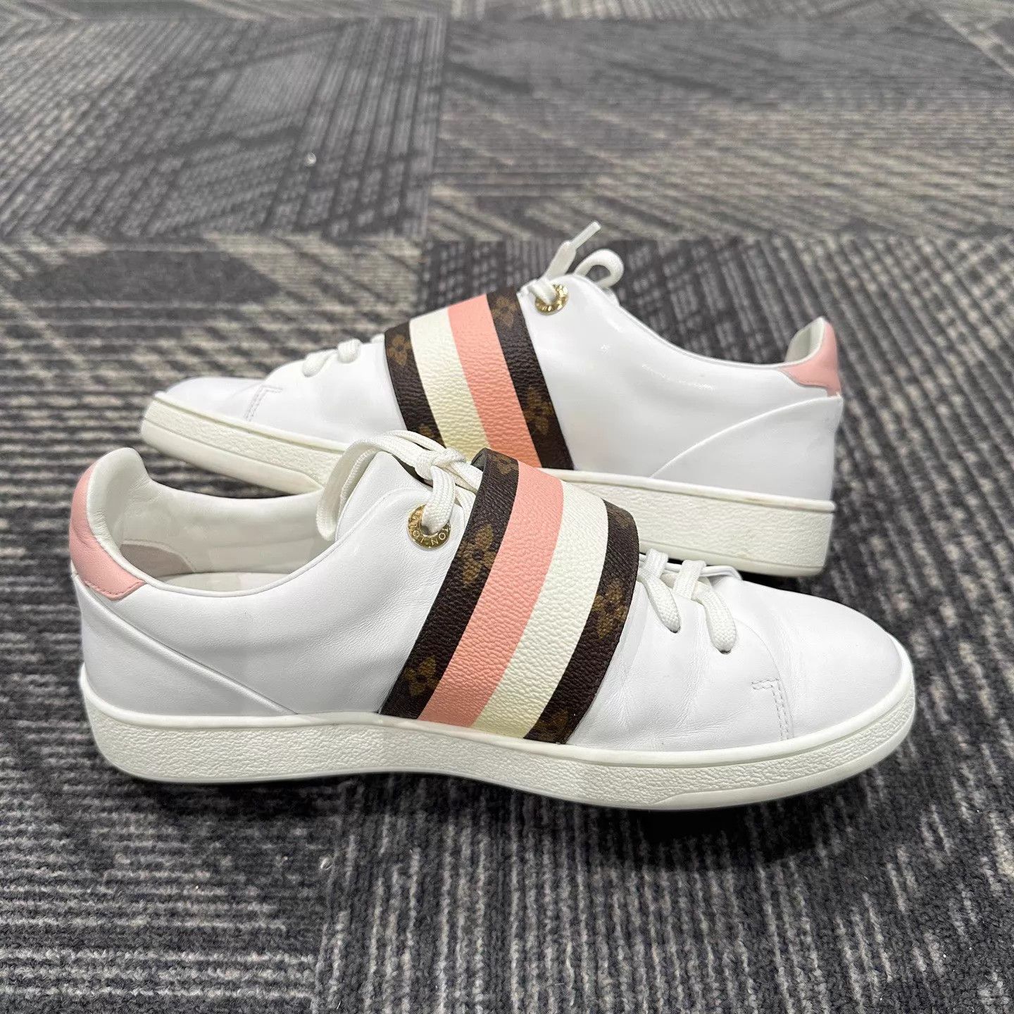 Louis Vuitton LV Pink Velcro Sneaker Women's 36.5 99 New Size US 6 / IT 36 - 5 Thumbnail