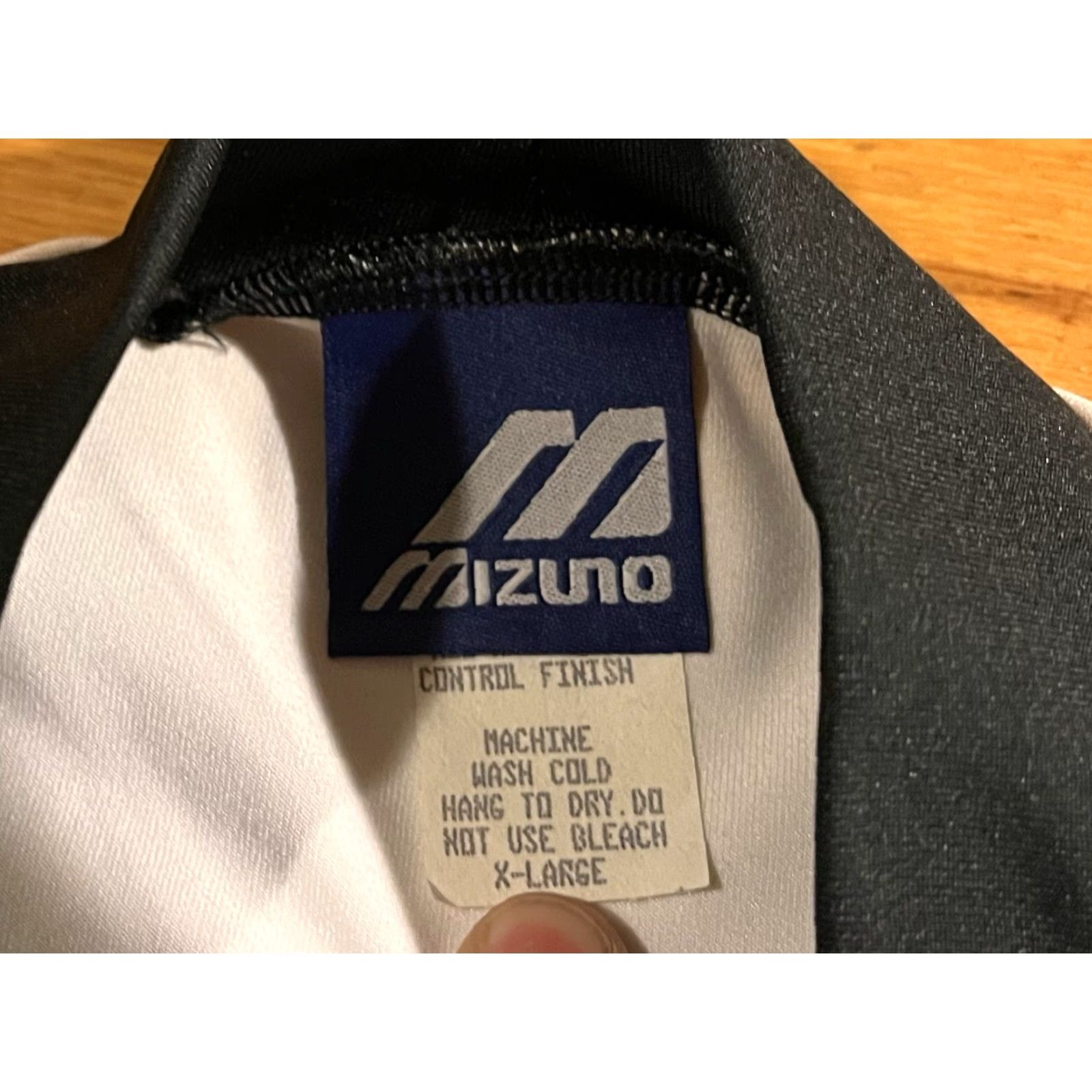 Mizuno VINTAGE Mizuno Performance Long Sleeve Shirt Men’s XL Black White 90s Size US XL / EU 56 / 4 - 5 Thumbnail