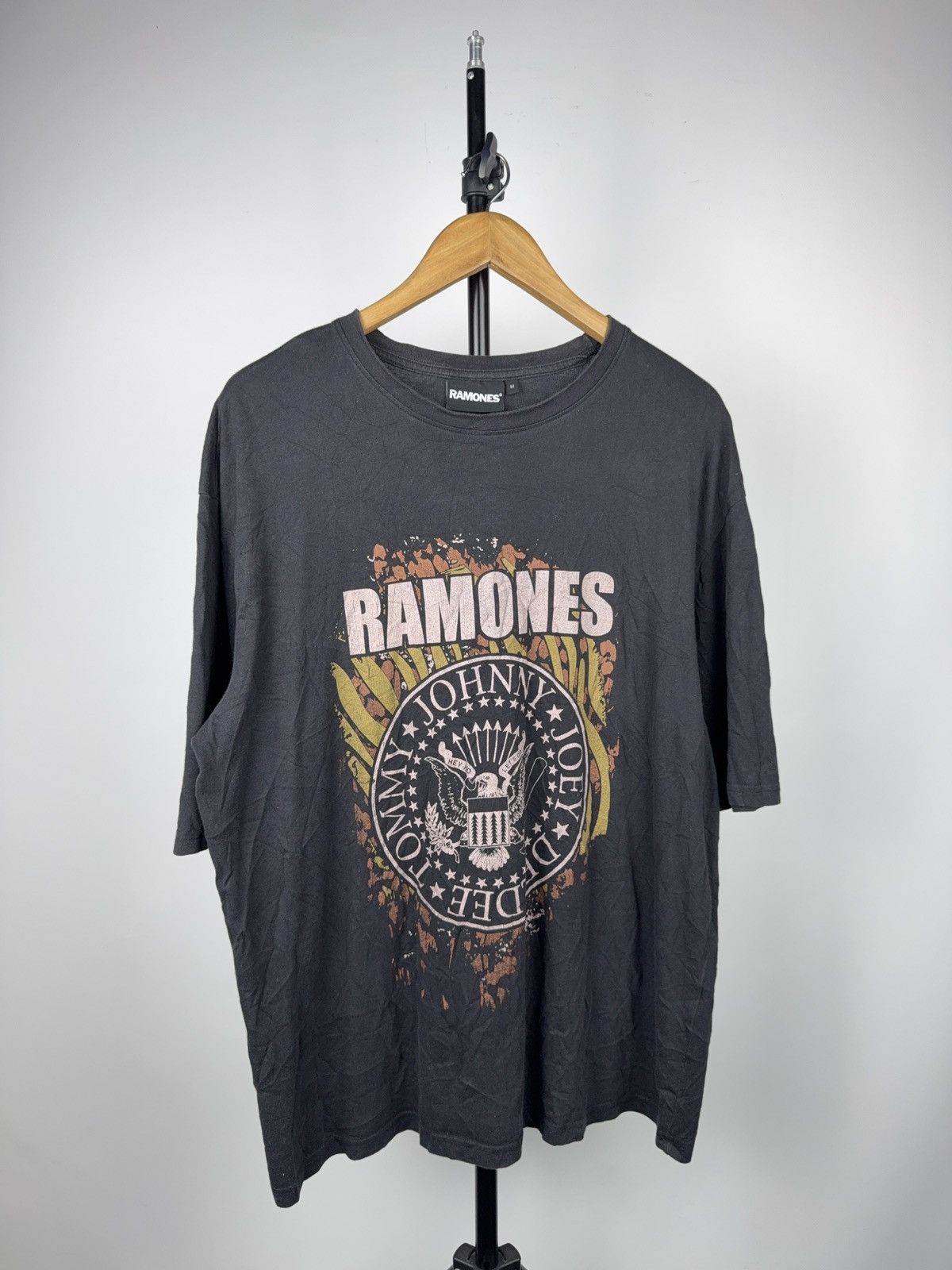 Band Tees 2021 Ramones Classic Seal Punk Rock T-Shirt Size M-L Size US L / EU 52-54 / 3 - 1 Thumbnail