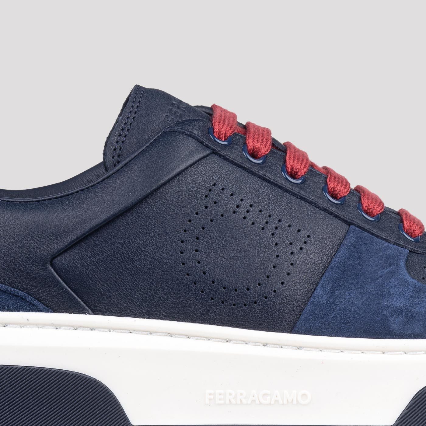 Salvatore Ferragamo o1s1rm0924 Gancini Low-Top Sneakers in Navy Blue/White Size US 7 / EU 40 - 5 Thumbnail