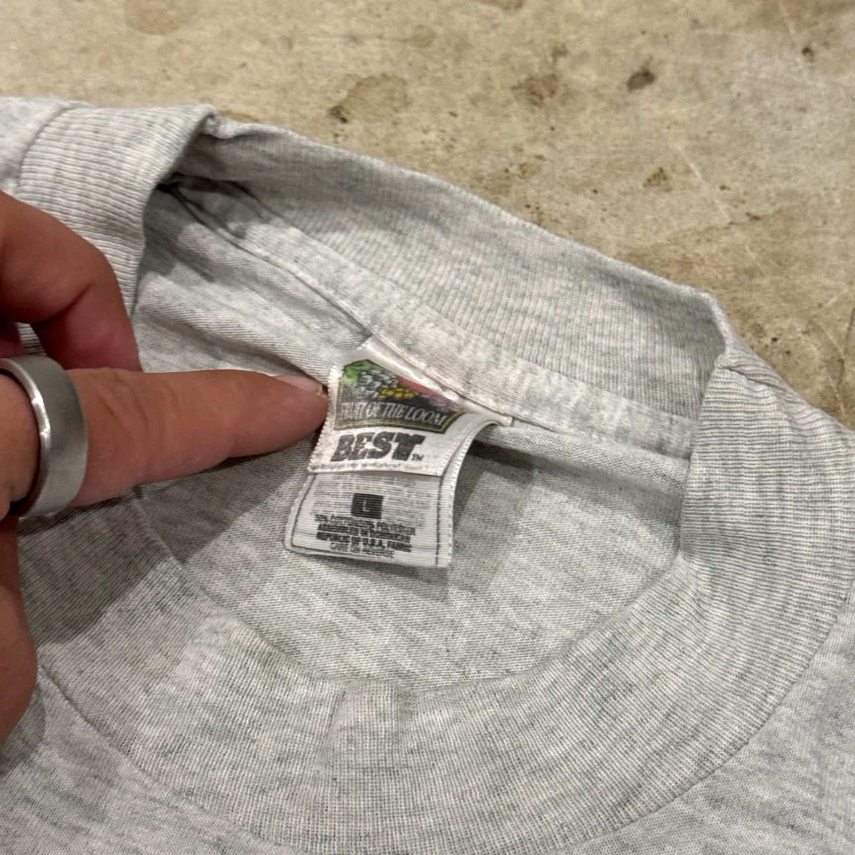Fruit Of The Loom VINTAGE 90s Fruit of the Loom T-Shirt Taz Softball League Single Stitch Mens Large Gray Soft Mens Size US L / EU 52-54 / 3 - 4 Thumbnail