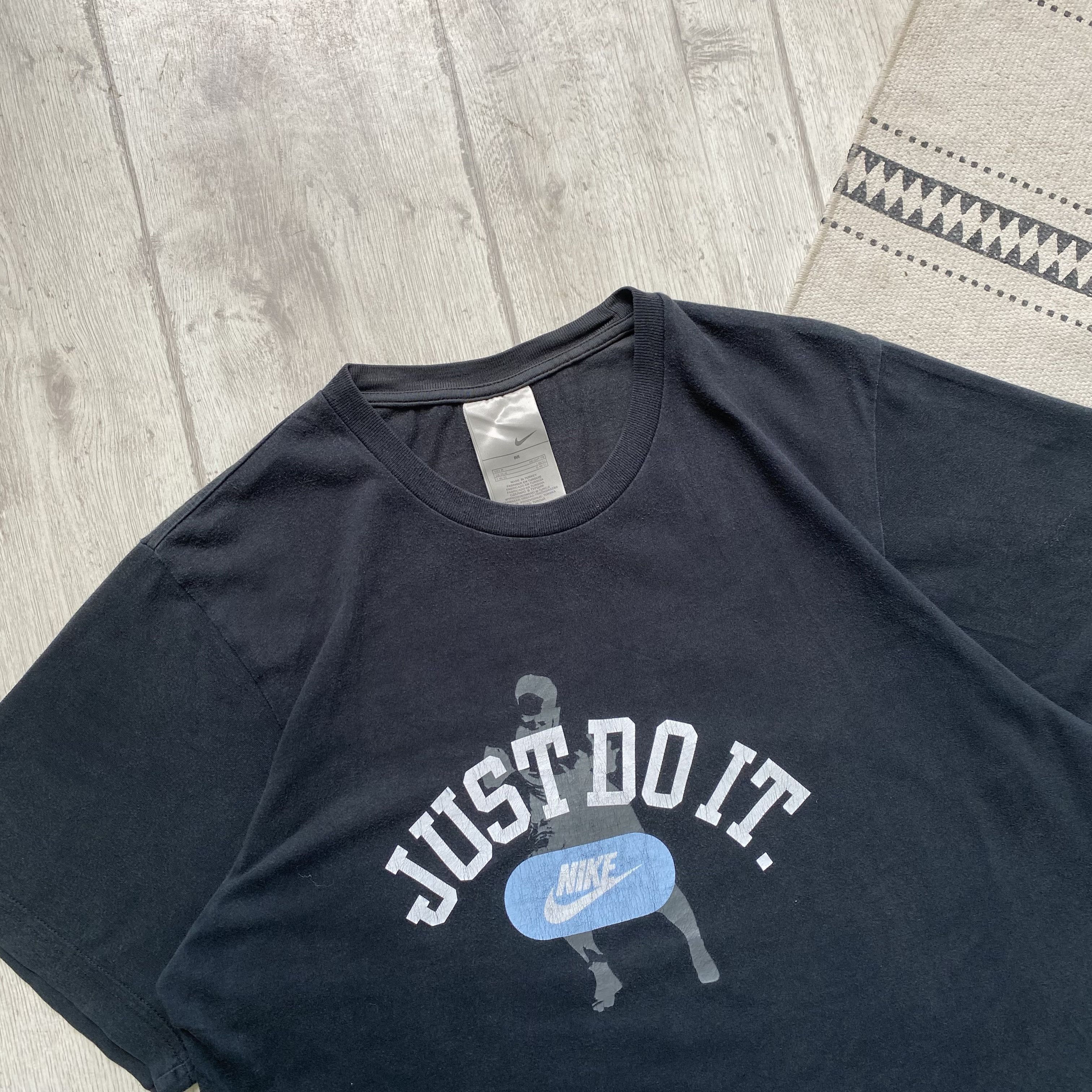 Nike 🕷️ Vintage 90s Faded Nike Tee big logo Just Do it Size US M / EU 48-50 / 2 - 2 Thumbnail