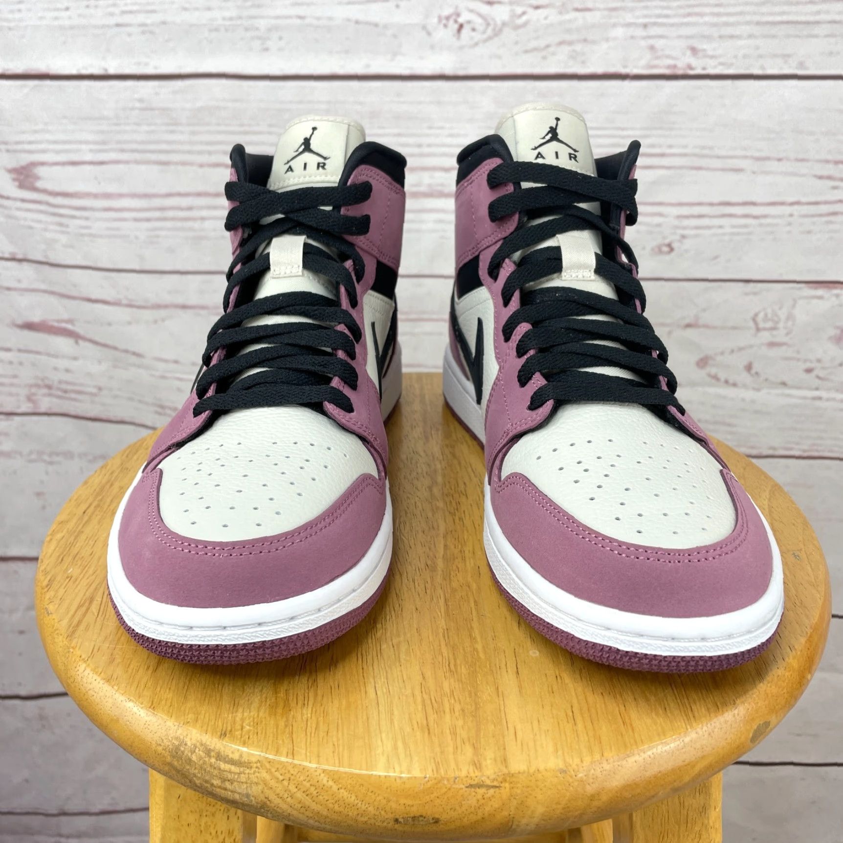 Jordan Brand Nike Air Jordan 1 Women's Mid SE Light Mulberry Black DC7267-500 Size 11 New Size US 9 / IT 39 - 3 Thumbnail