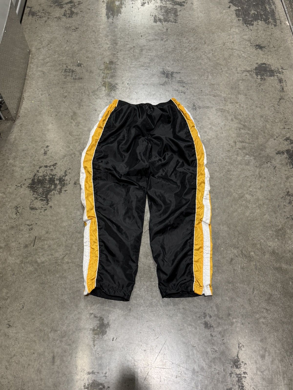 Vintage Y2K Vintage Black and Yellow Track Pants Medium Size US 32 / EU 48 - 1 Thumbnail