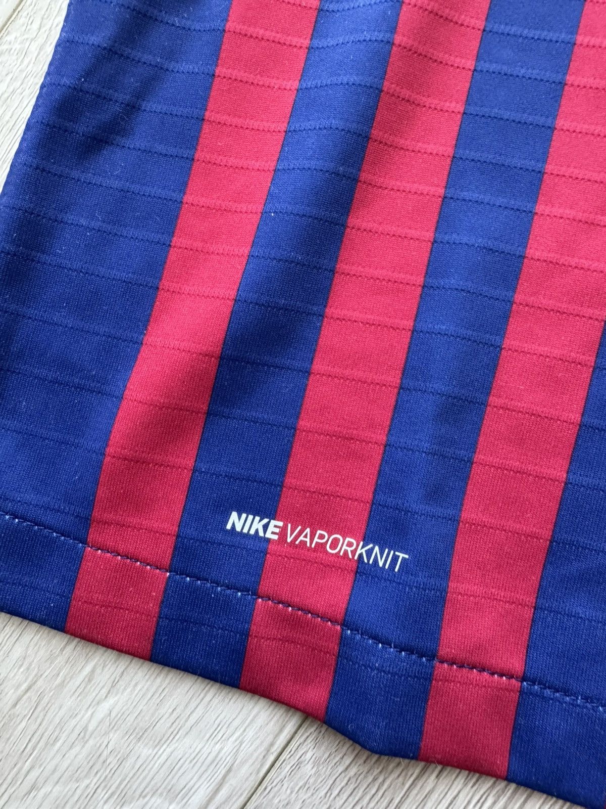 Nike Nike Vaporknit Barcelona 2017 2018 Messi #10 Soccer Jersey Size US S / EU 44-46 / 1 - 5 Thumbnail