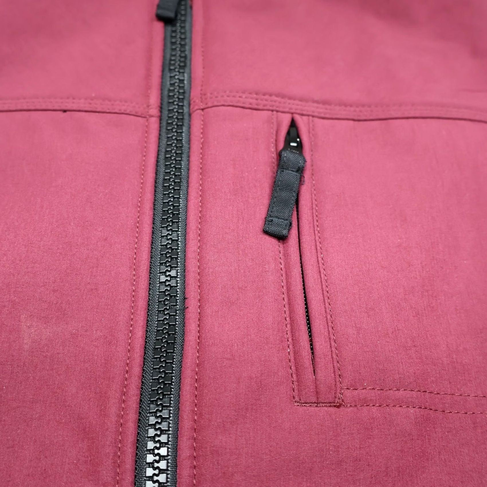 Carhartt Carhartt Vest Women Small Burgundy Softshell Fleece Lined Full Zip Utility Wind Vest Size S / US 4 / IT 40 - 4 Thumbnail