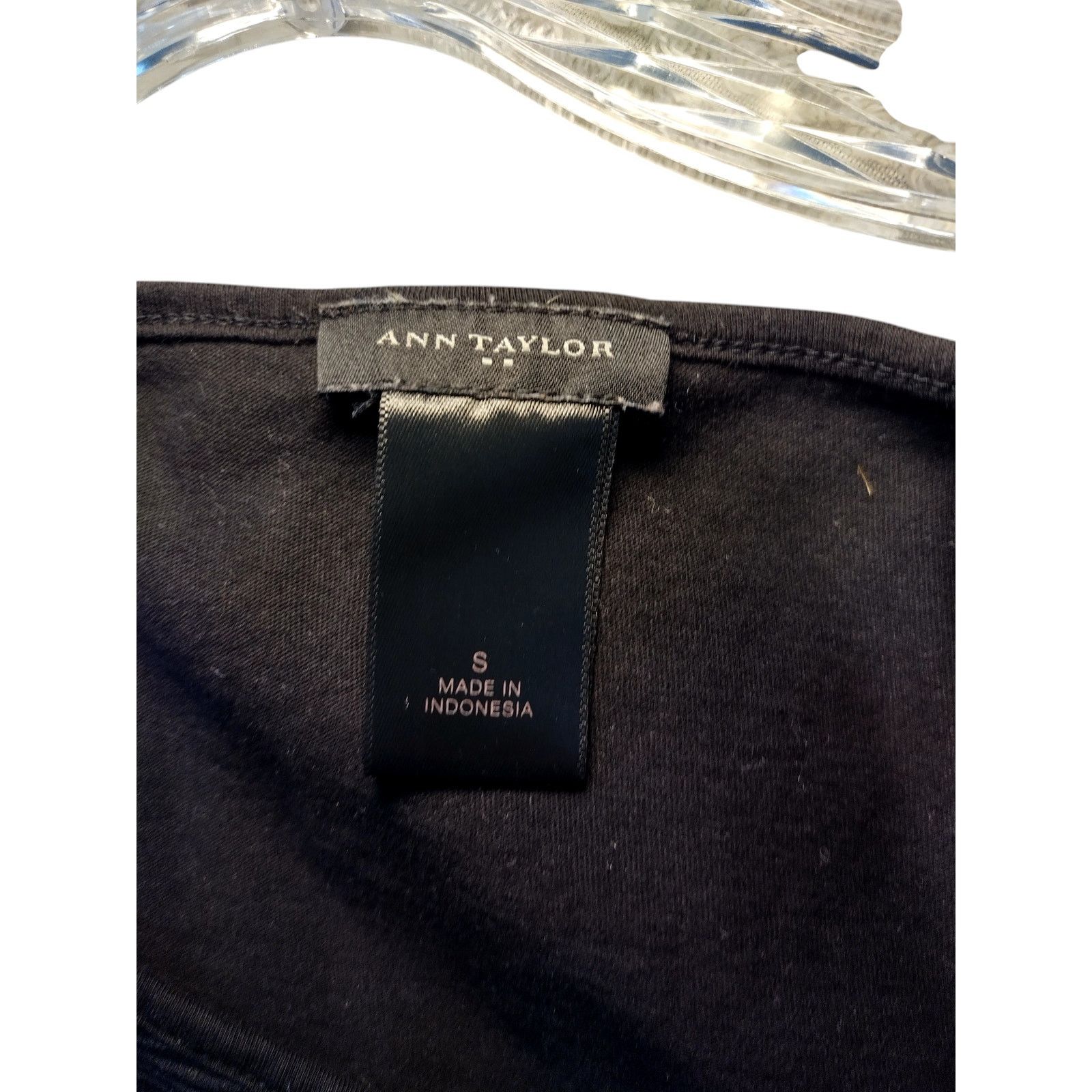 Ann Taylor Ann Taylor Womens Pullover Scoop neck Tank Black Sz Small Size S / US 4 / IT 40 - 12 Thumbnail