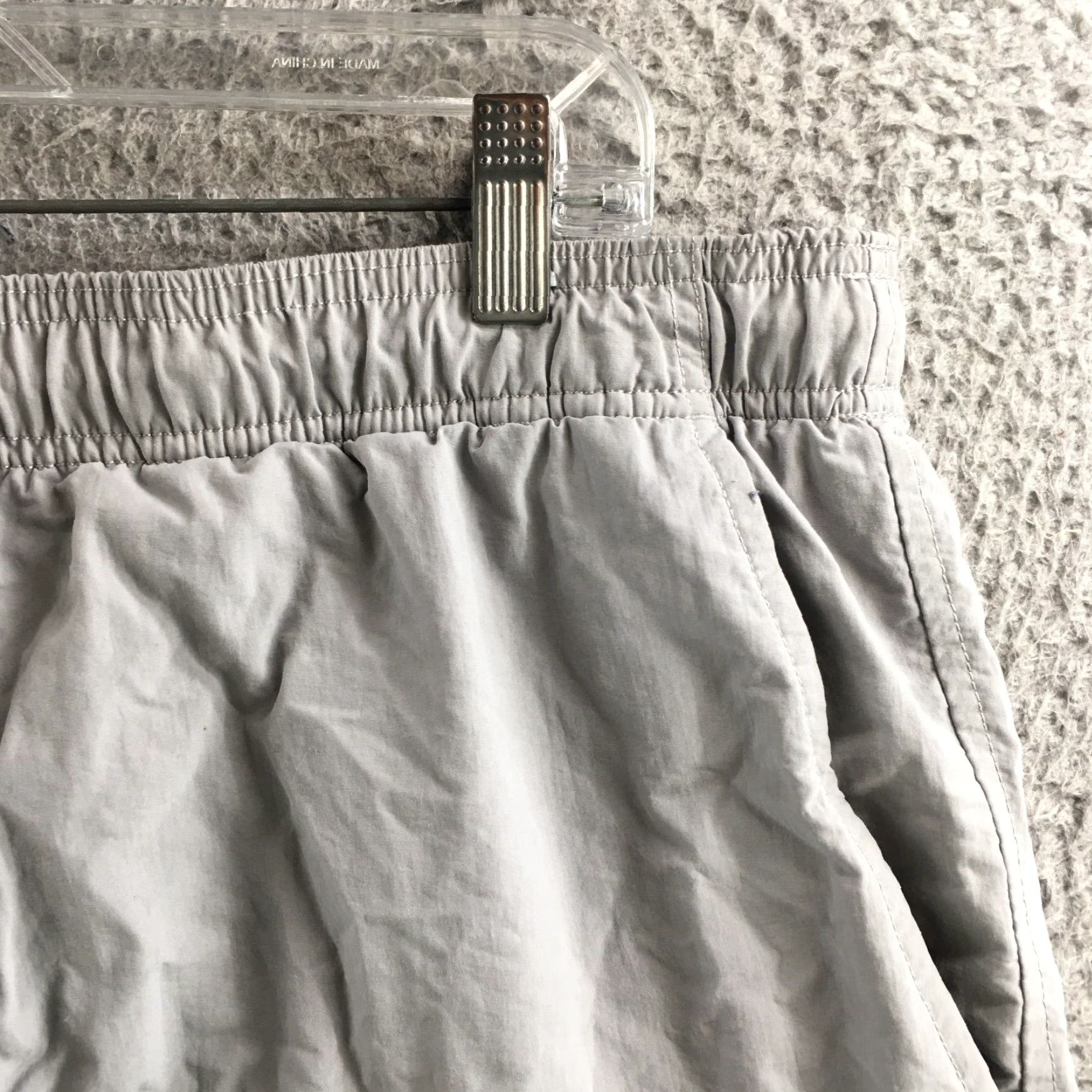 American Eagle Outfitters American Eagle Outfitters Swim Short Mens L Gray Nylon Mid Rise Drawstring Side Pocket Nylon Swim Short Mens L Gray Size US 33 - 3 Thumbnail