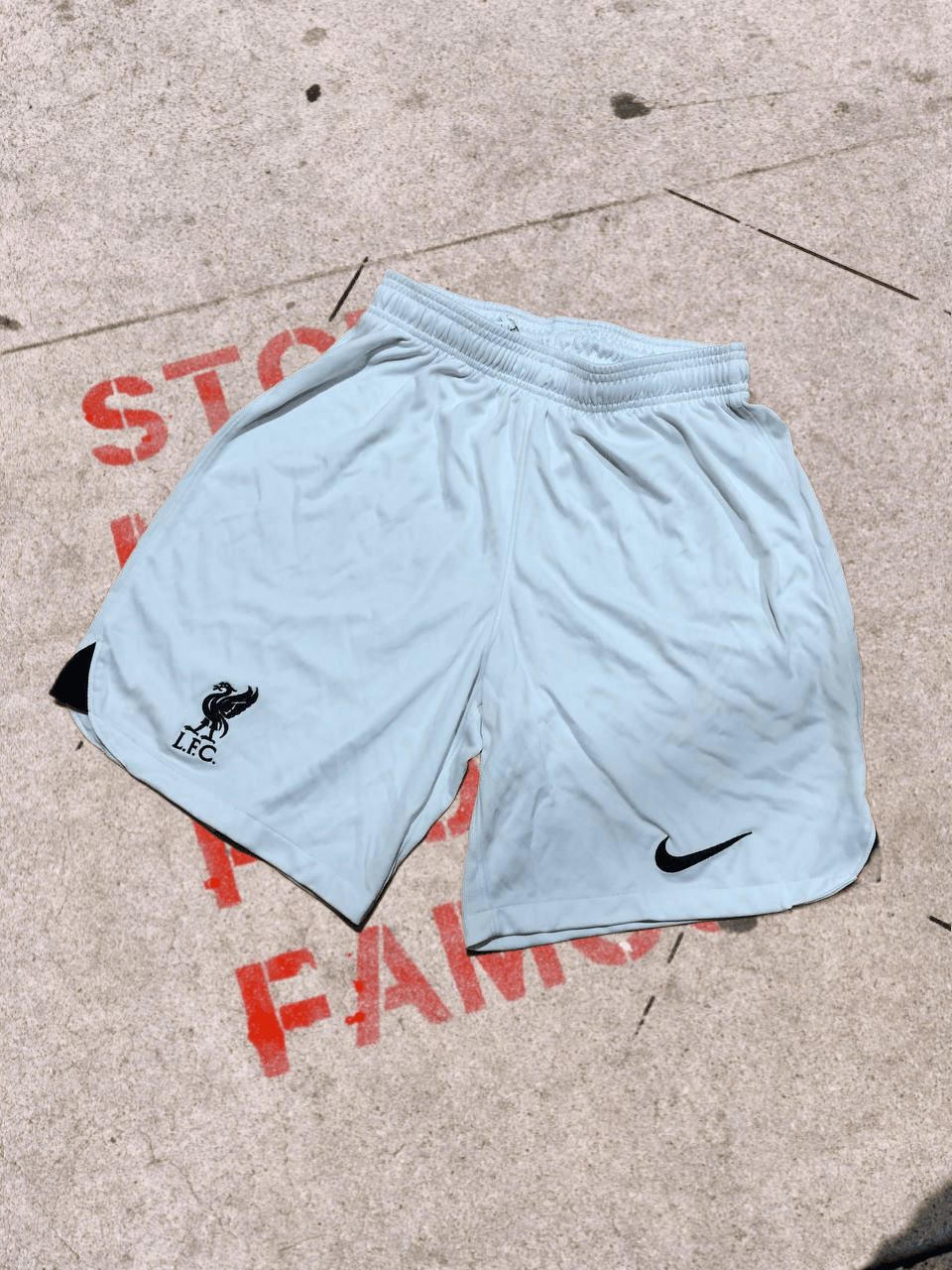 Nike Vintage Nike Shorts Logo swoosh casual Y2K Streetwear Size US 32 / EU 48 - 1 Thumbnail