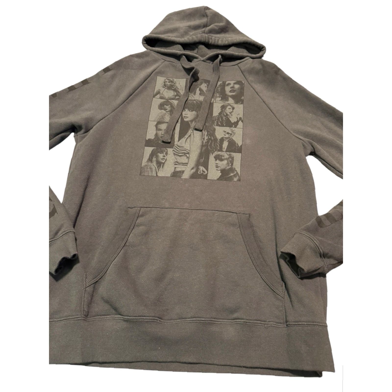 Vintage Taylor Swift Eras Tour Black Hoodie XS Oversized Pullover Women Graphic Print Size XS / US 0-2 / IT 36-38 - 5 Thumbnail