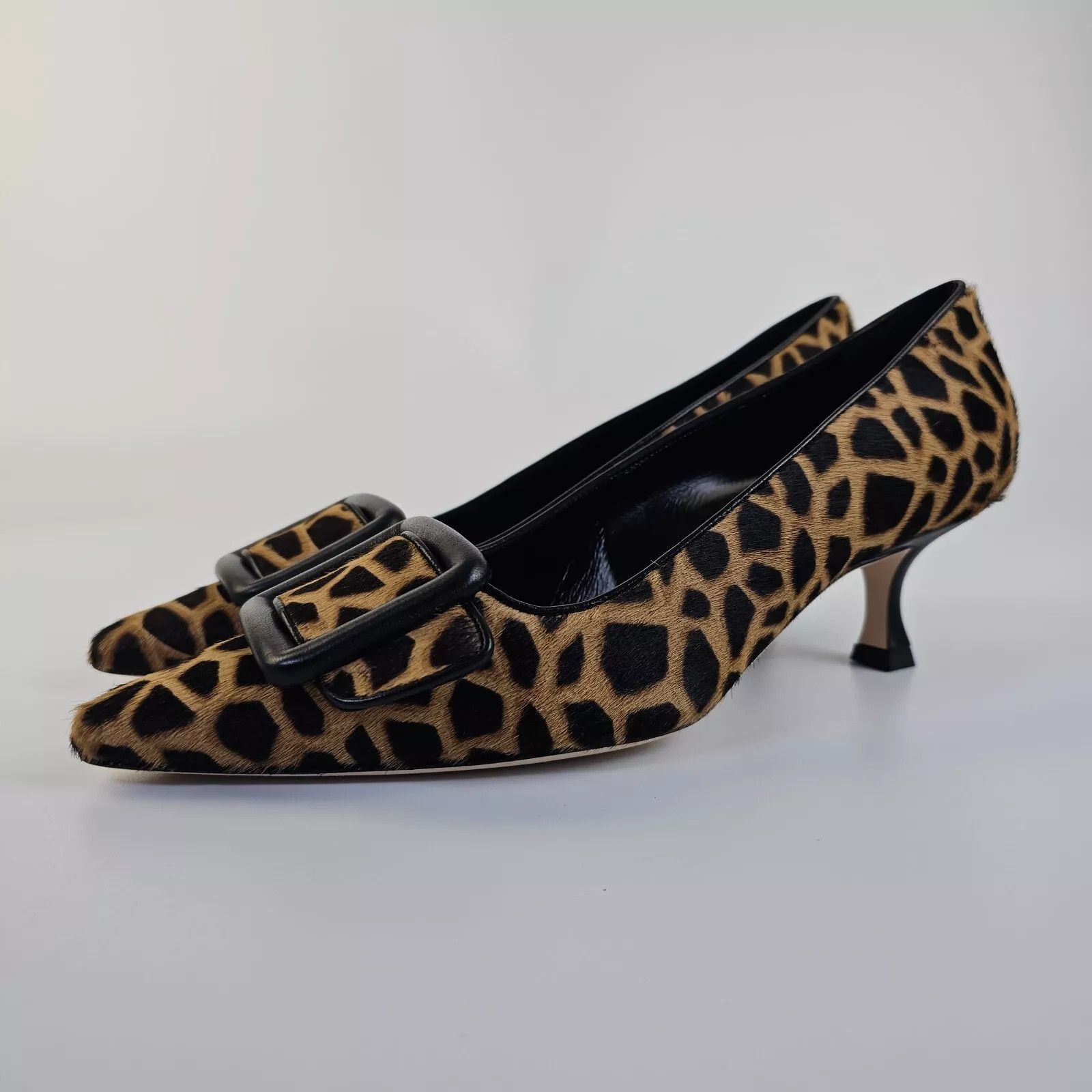 Manolo Blahnik Maysale Beige/Black Leather 50mm Pumps New