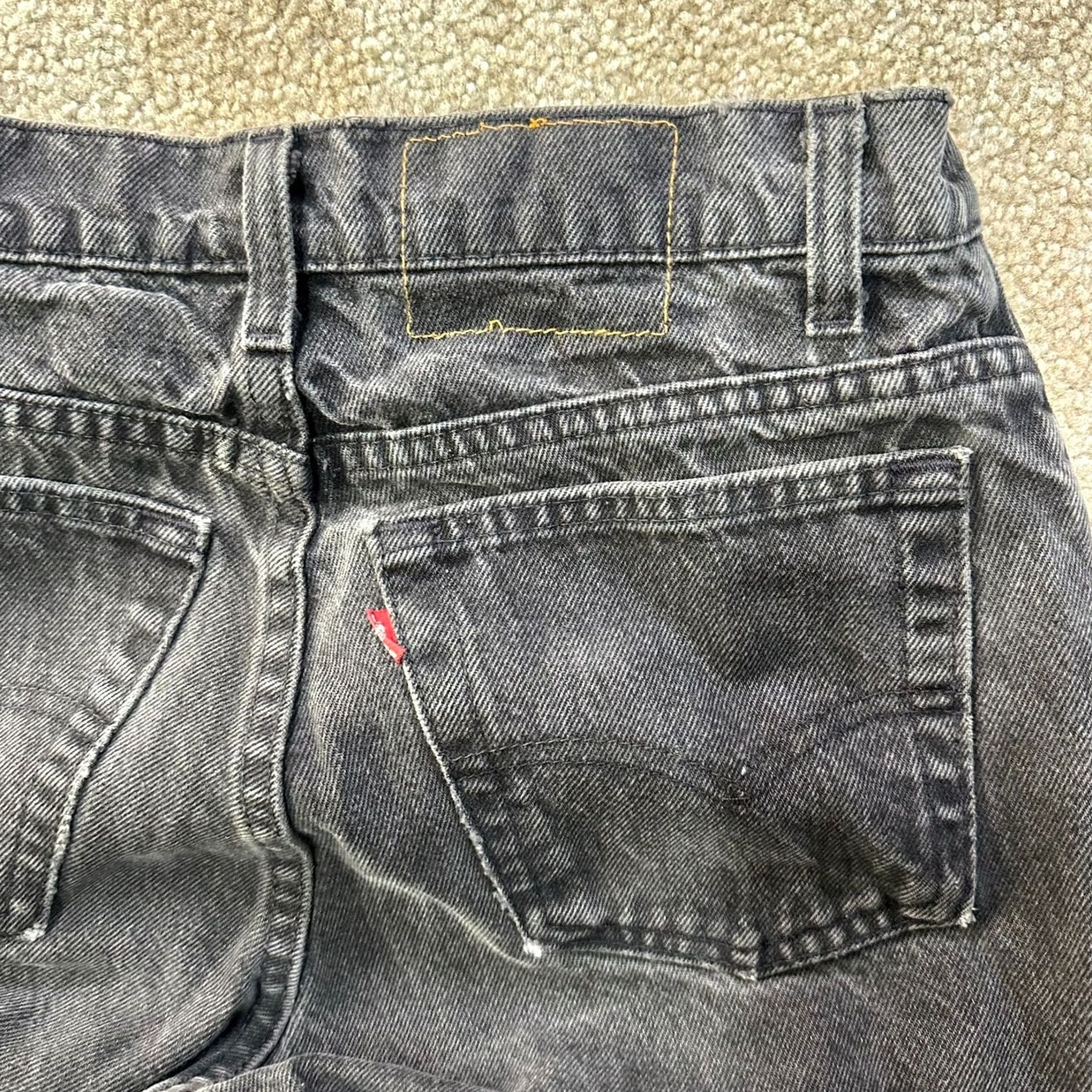 Levi's vintage Levi's 550 Jeans Men's 31x32 Black Denim USA Made Relaxed Straight 5-Pocket Distressed Logo Belt Loops Button Zipper Size US 31 - 6 Thumbnail