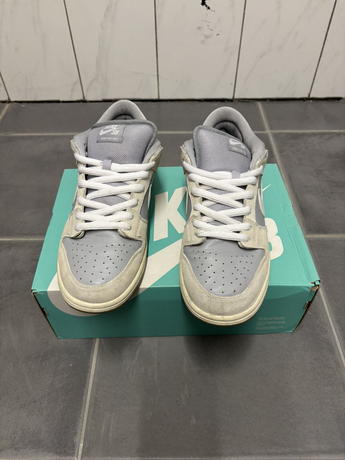 Nike Nike SB Dunk Low “Summit White / Wolf Grey” Size US 10.5 / EU 43-44 - 2 Thumbnail