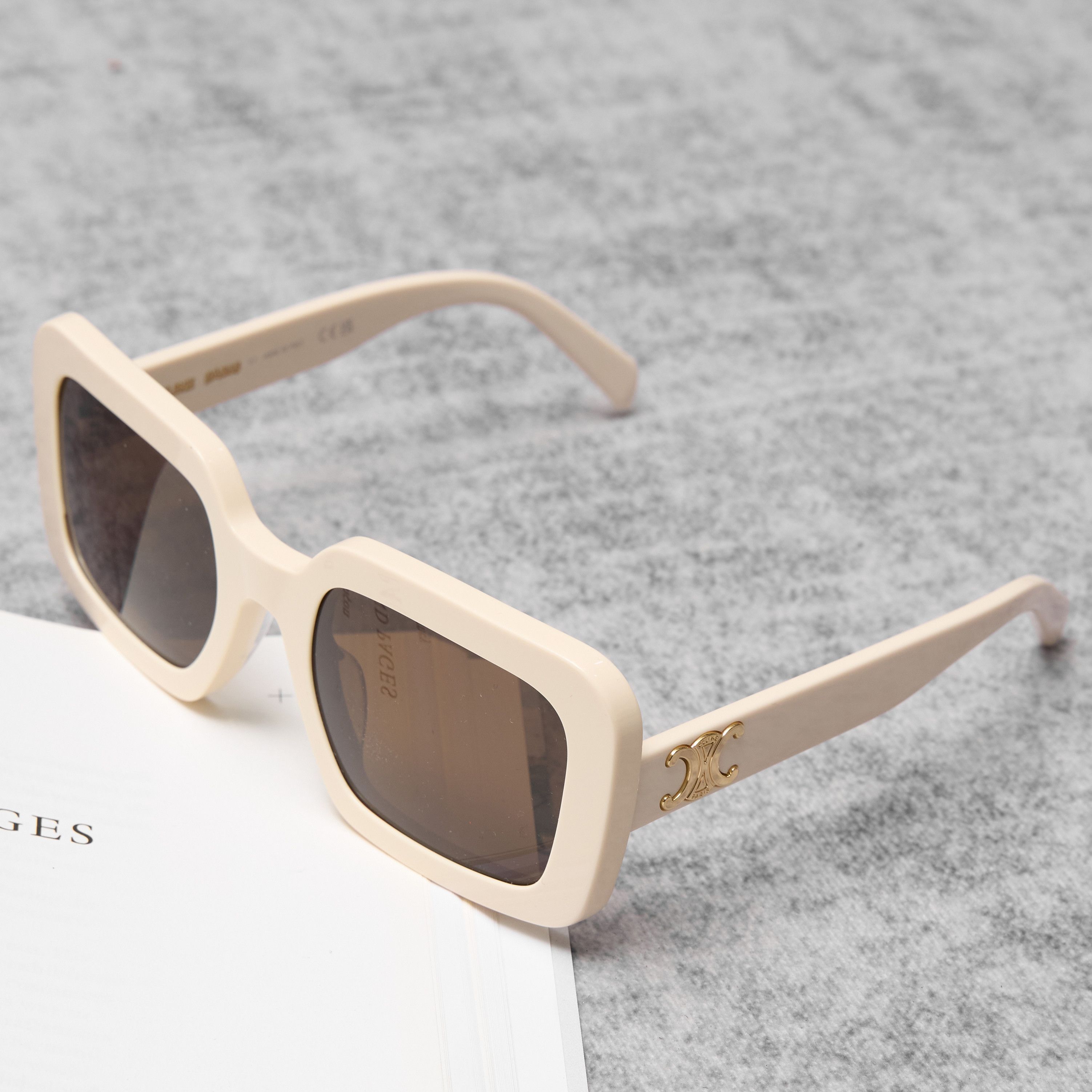 Celine CELINE Triomphe CL40304U 25E Sunglasses Size ONE SIZE - 1 Thumbnail